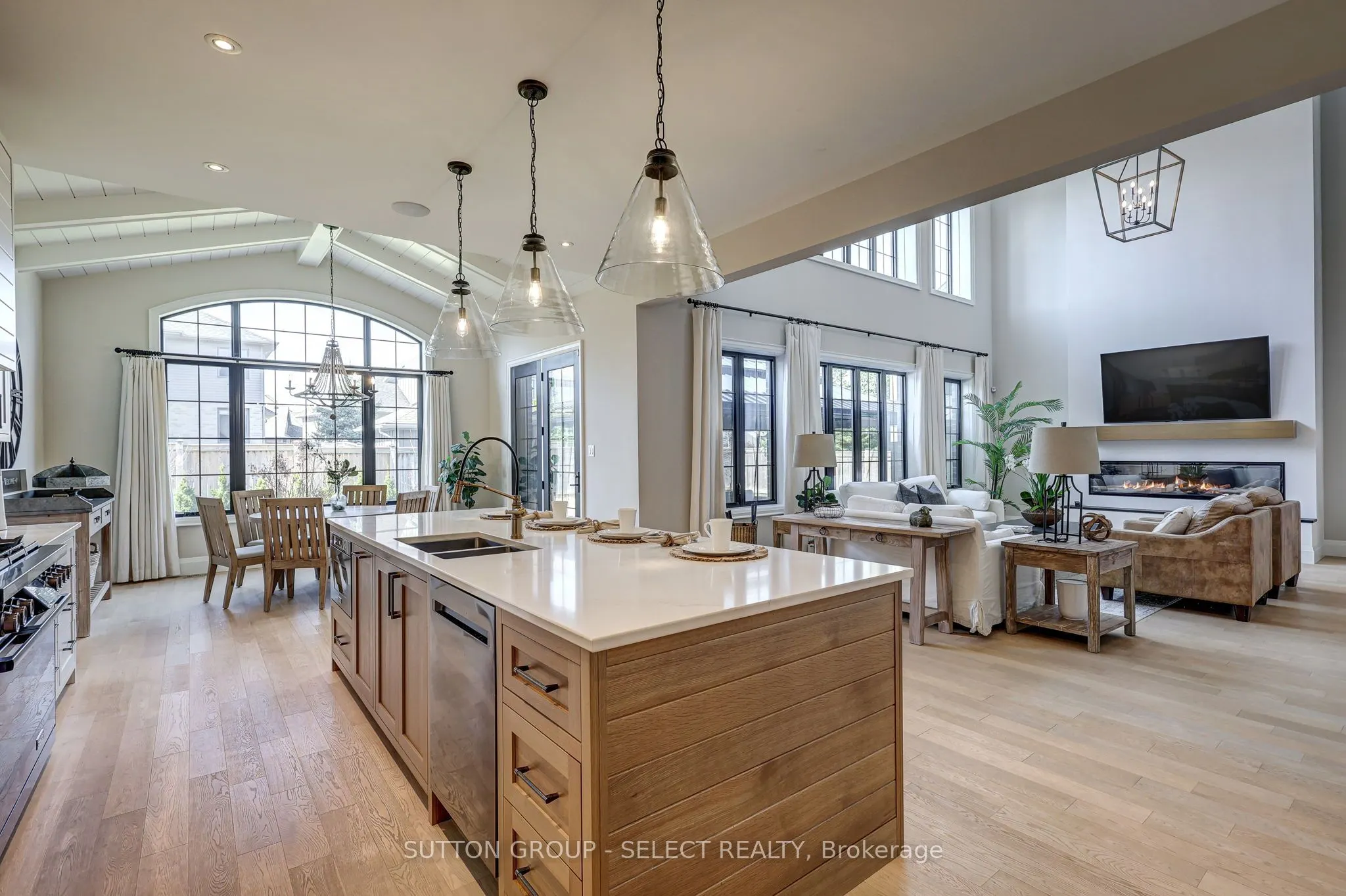 2397 MEADOWLANDS Way