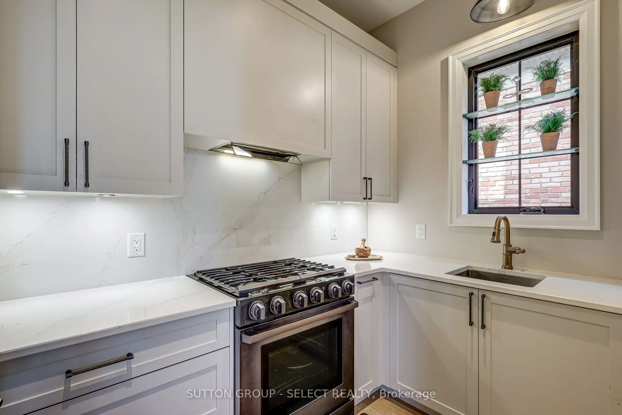 2397 MEADOWLANDS Way