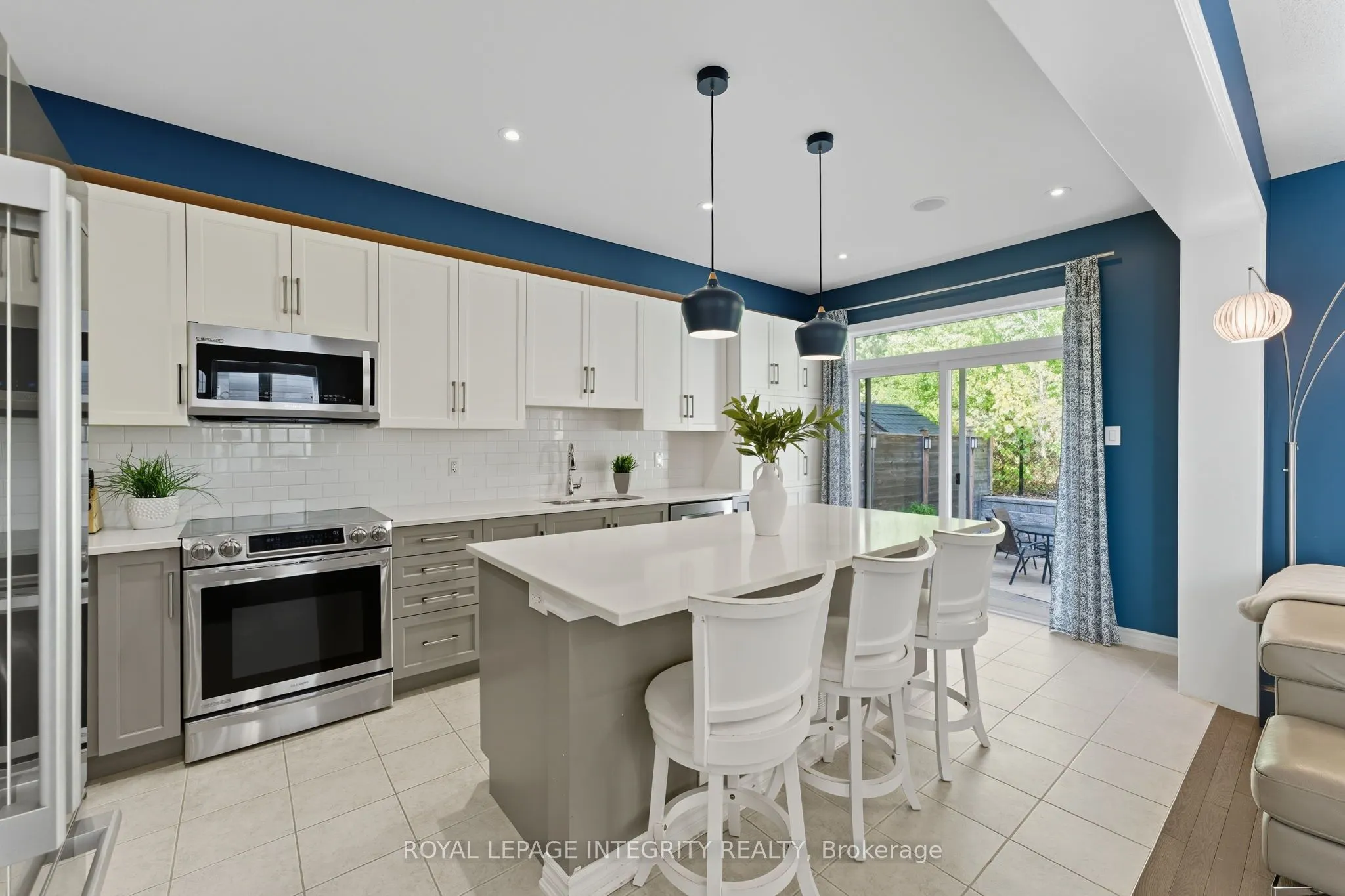 463 Meadowbreeze Drive