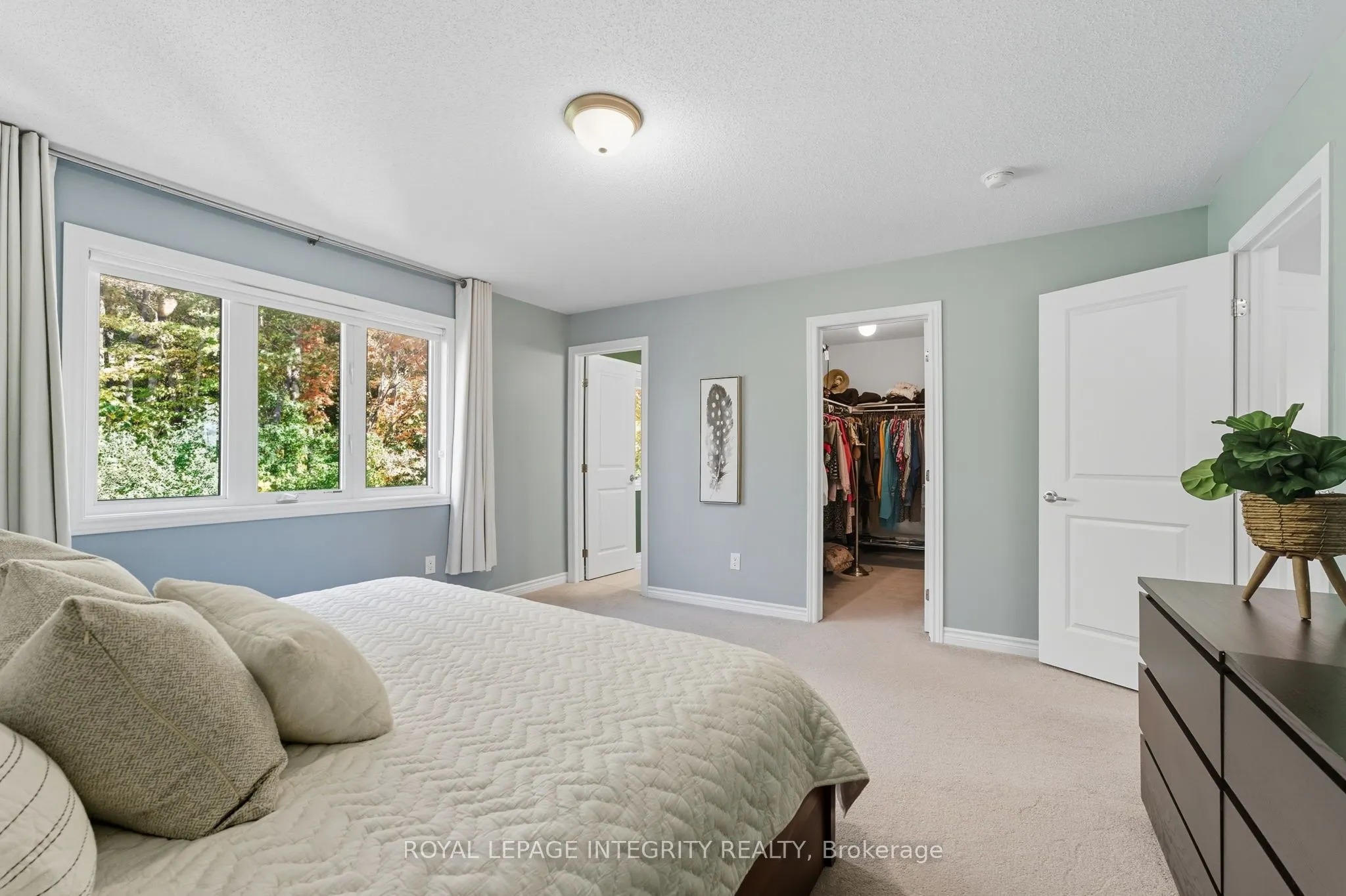 463 Meadowbreeze Drive