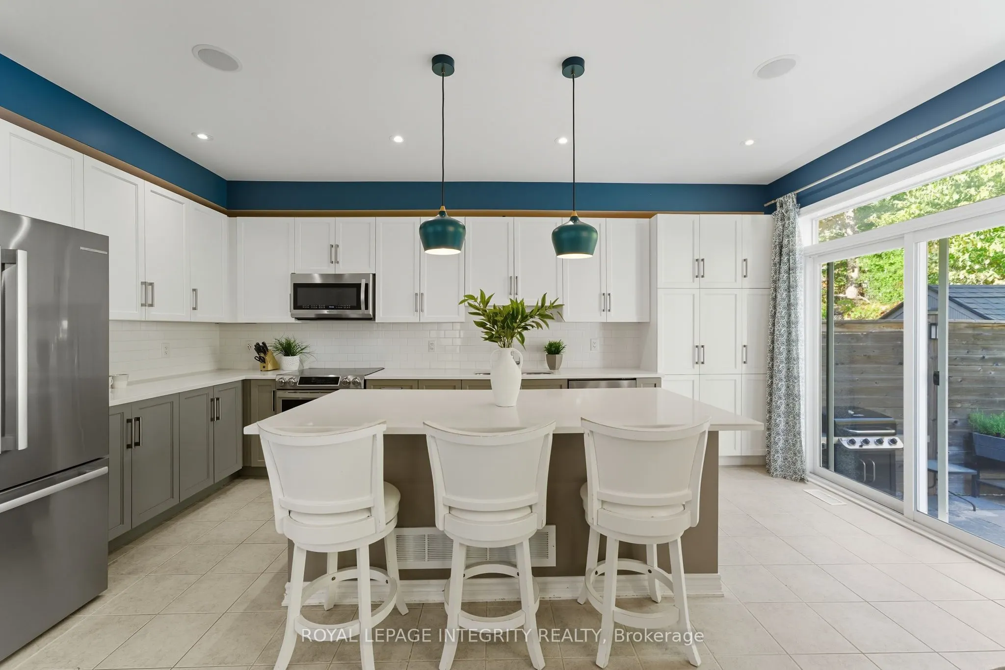 463 Meadowbreeze Drive