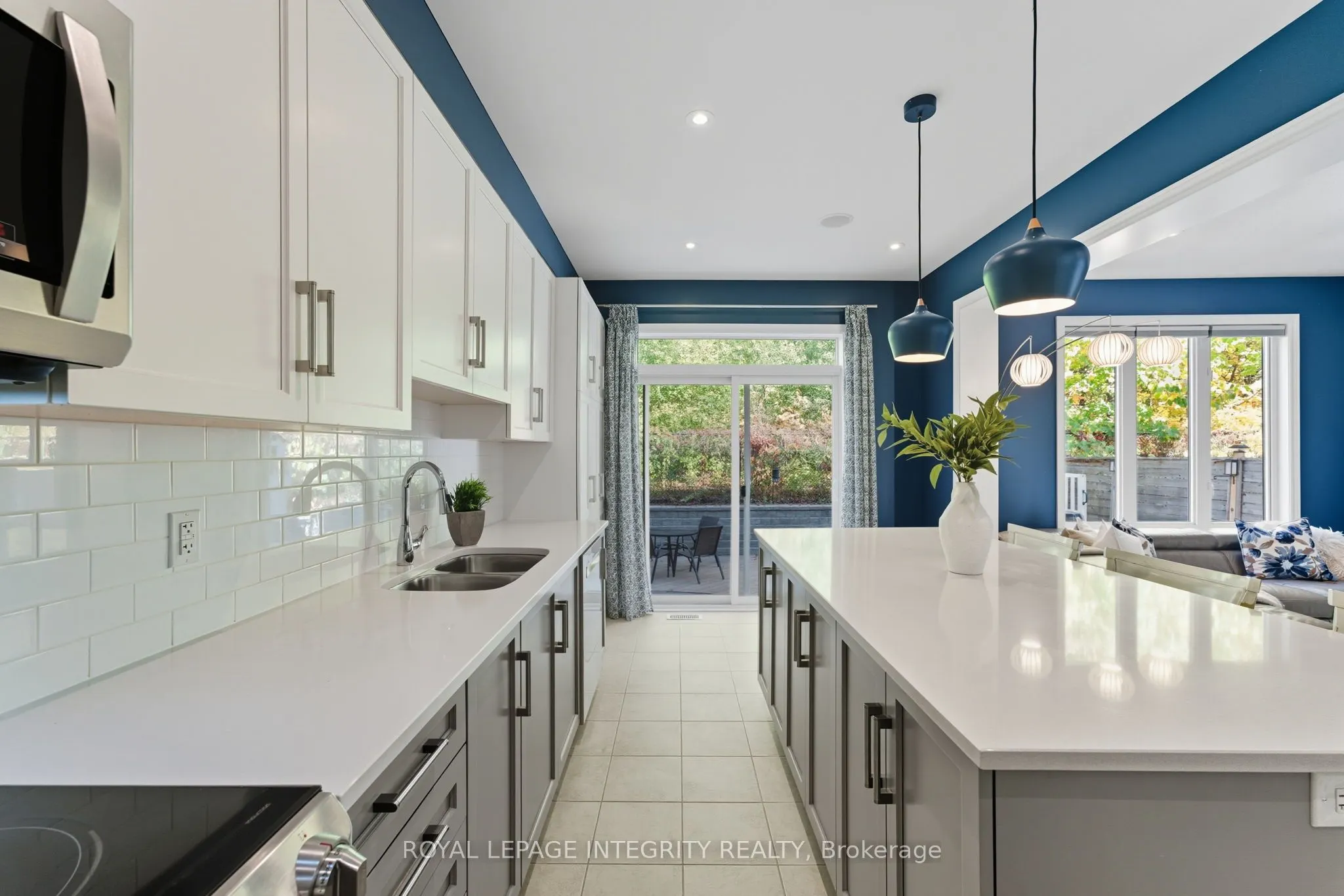 463 Meadowbreeze Drive