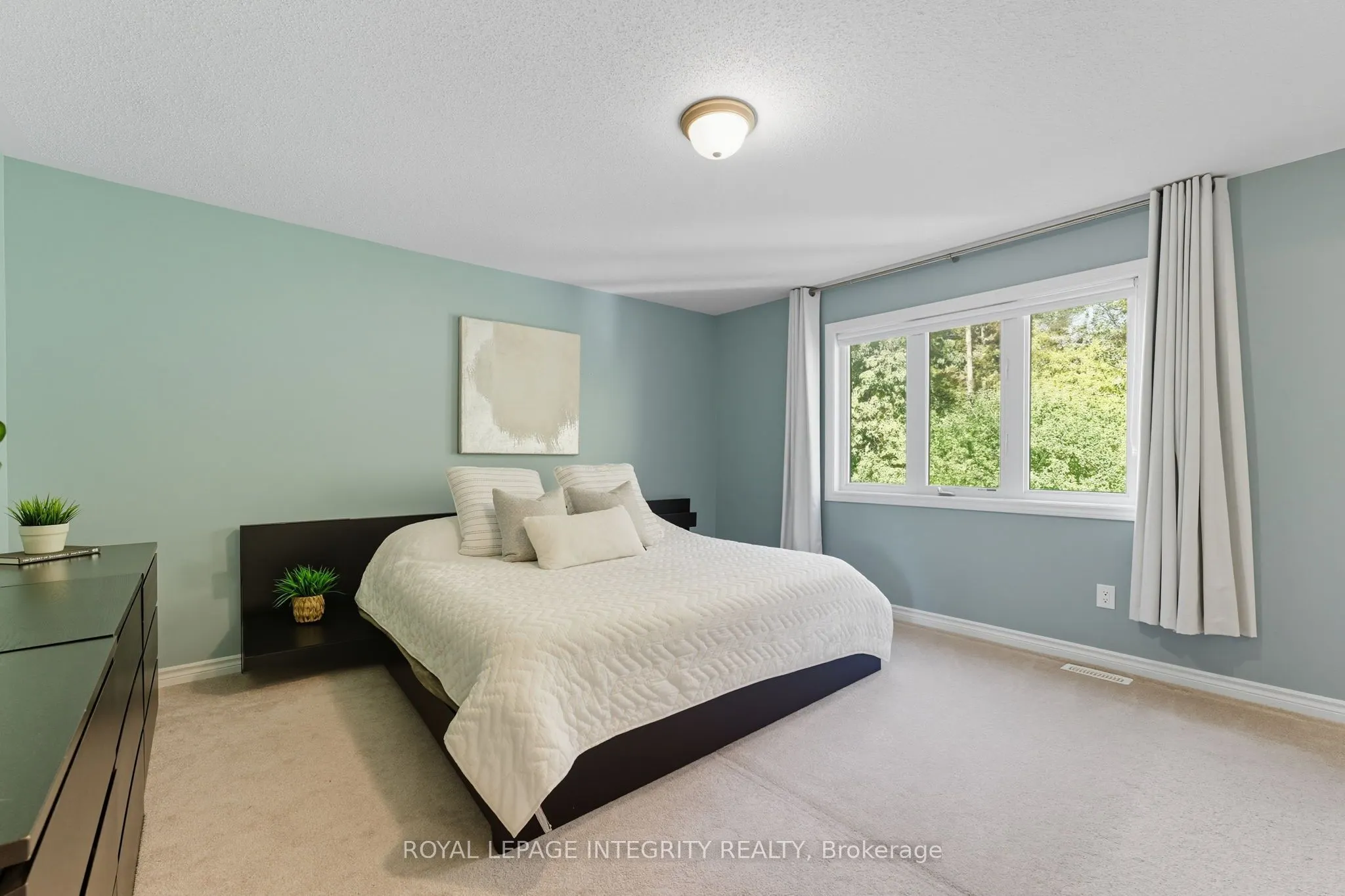 463 Meadowbreeze Drive