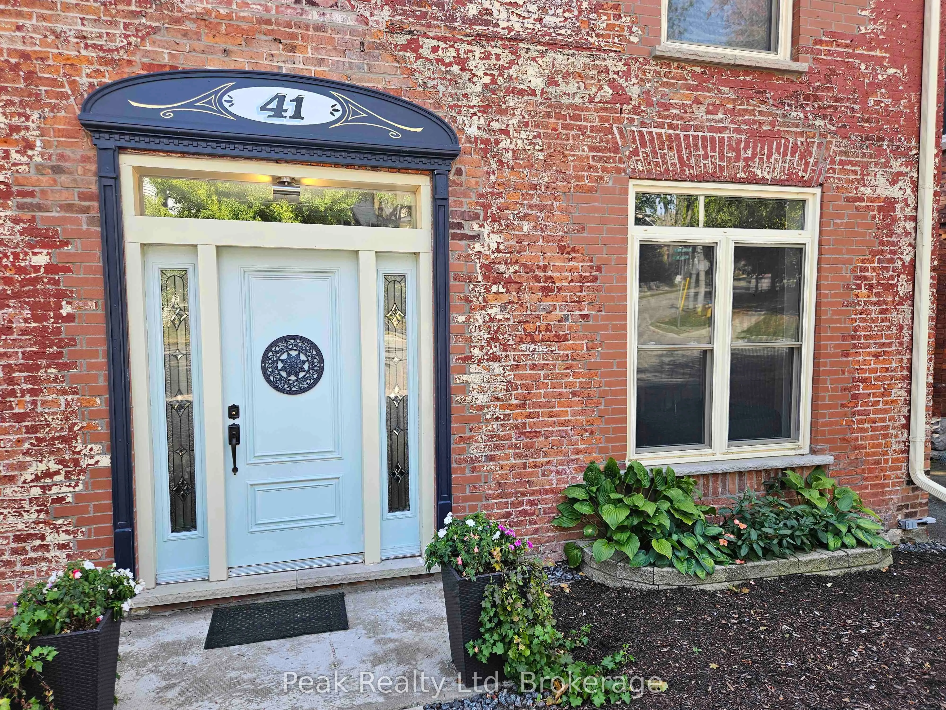 41 Douglas Street