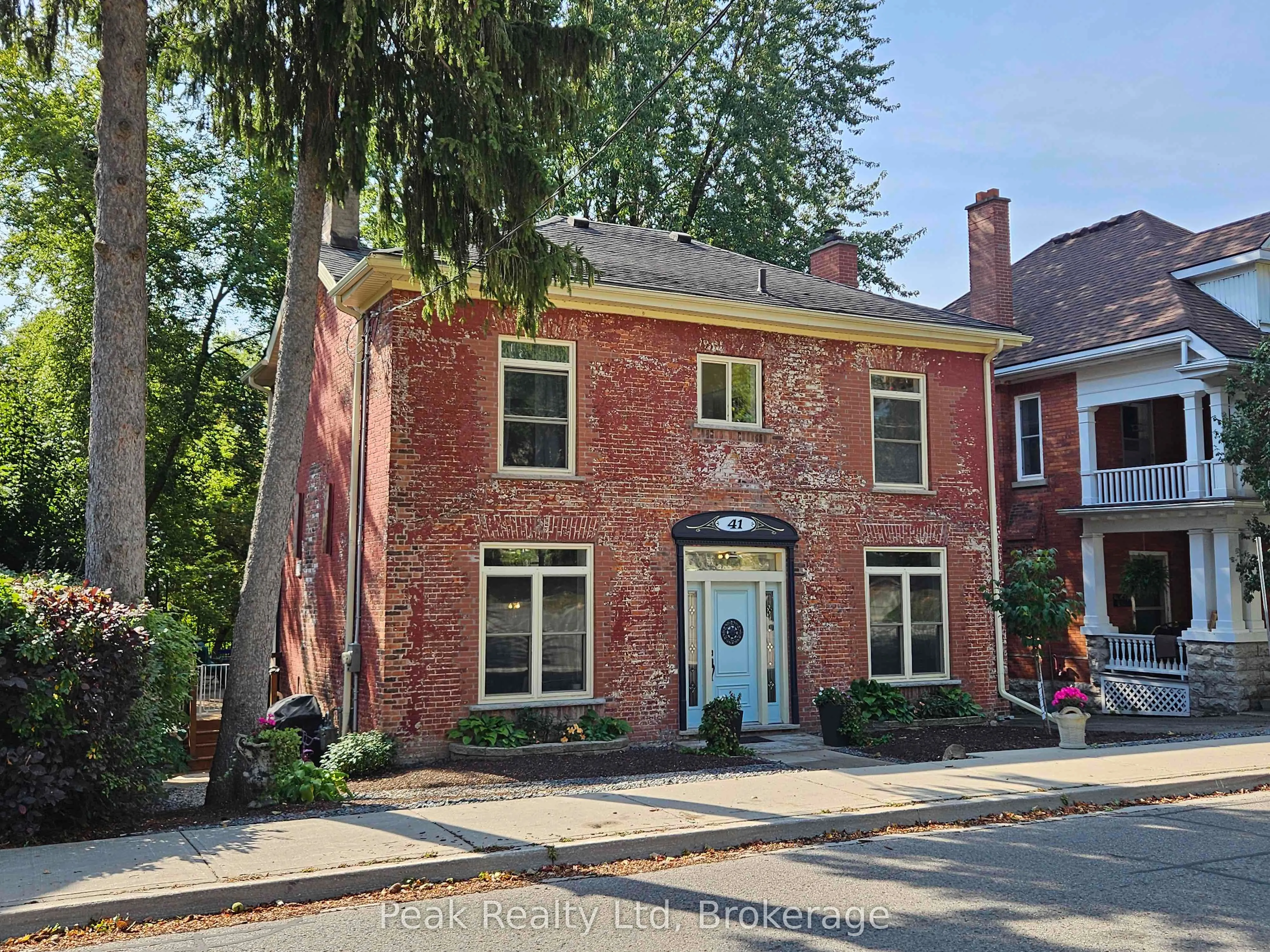 41 Douglas Street