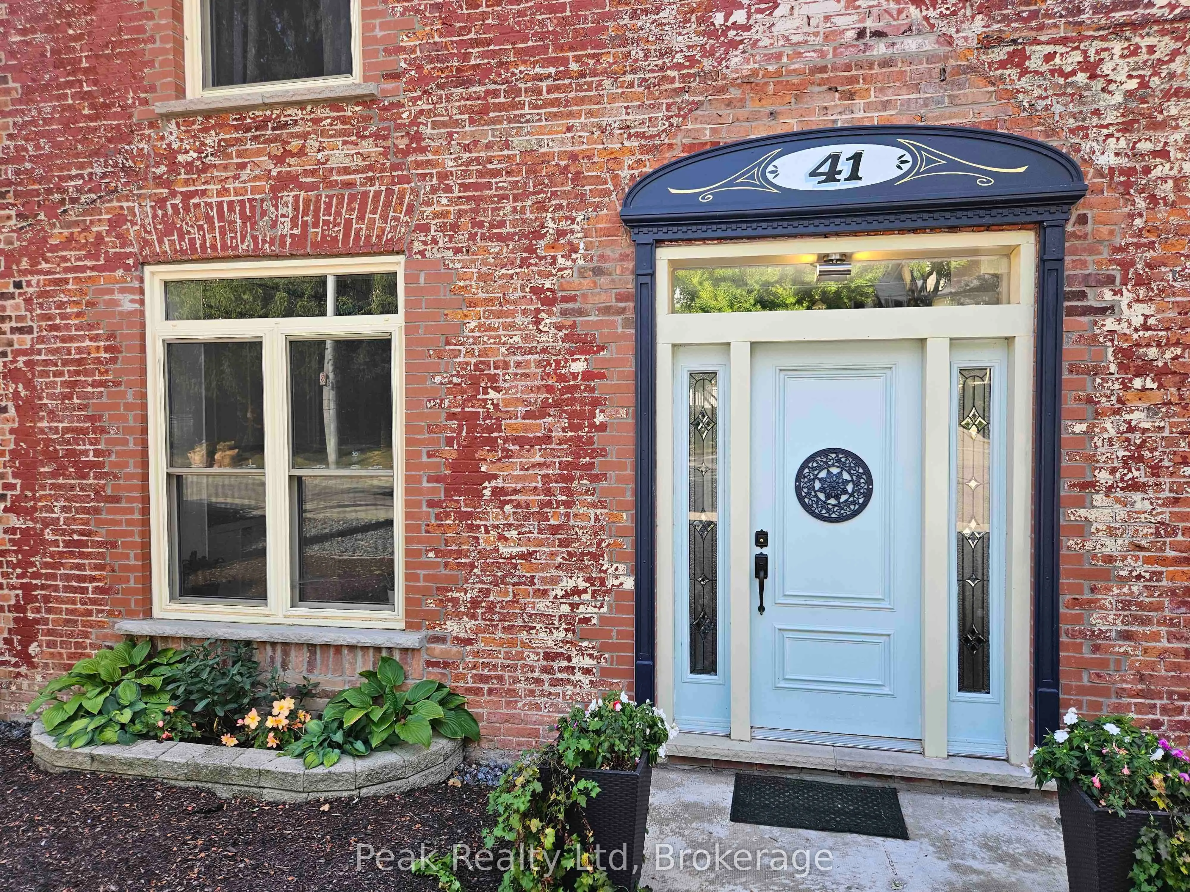 41 Douglas Street