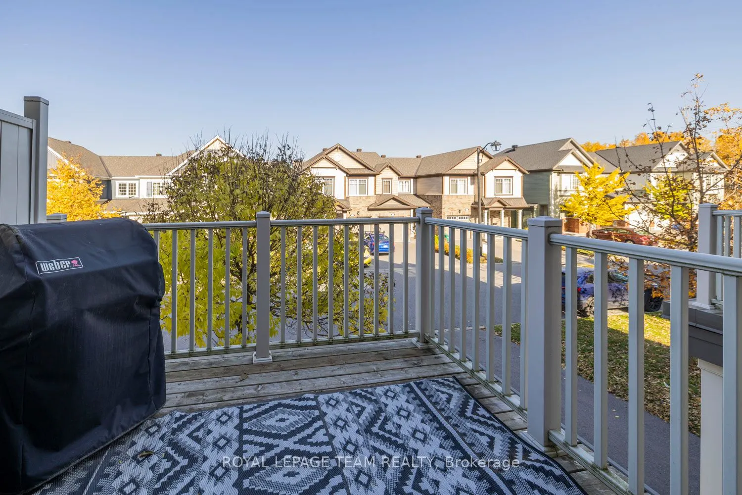 552 FOXLIGHT Circle