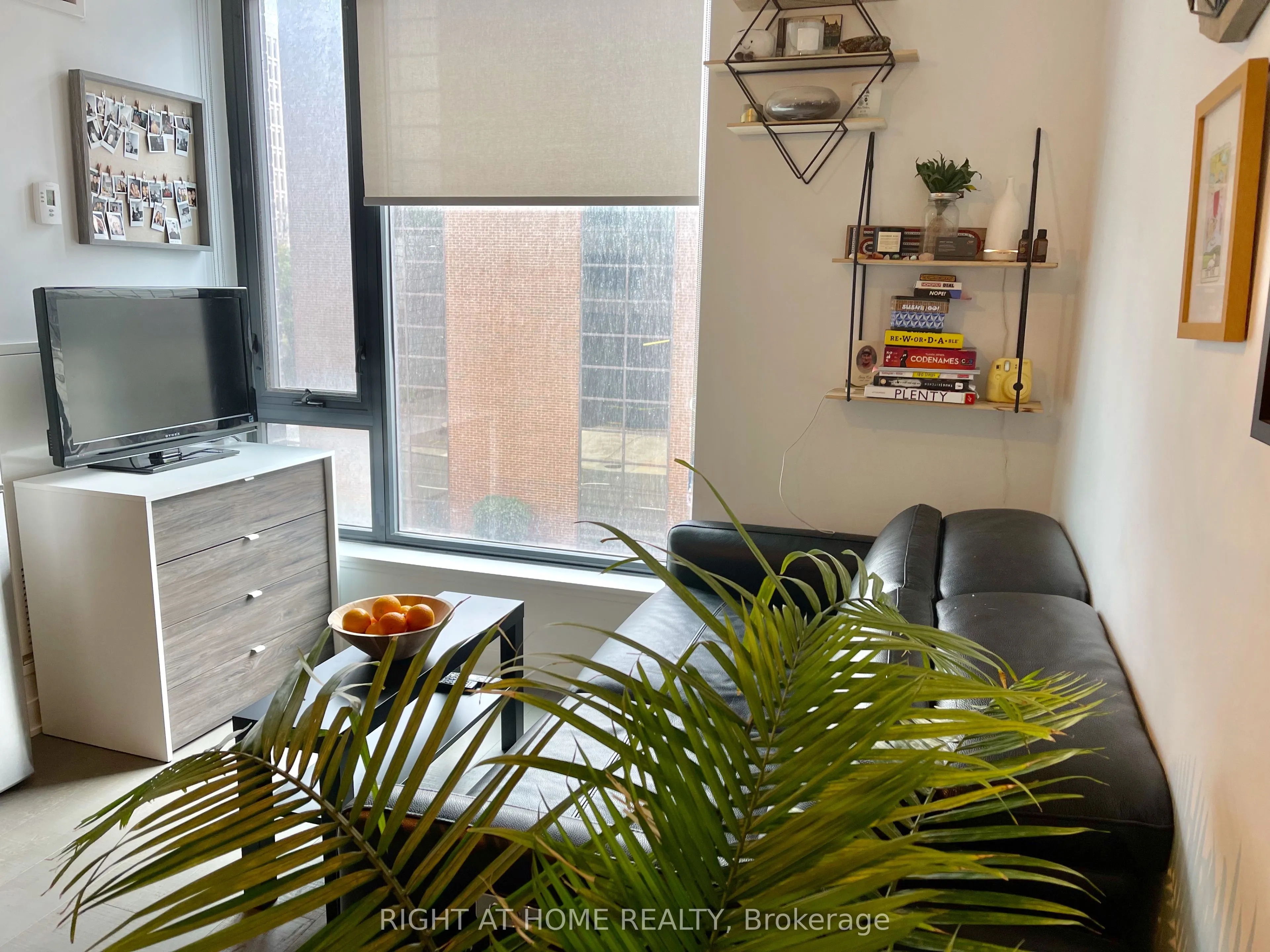 203 CATHERINE Street #705