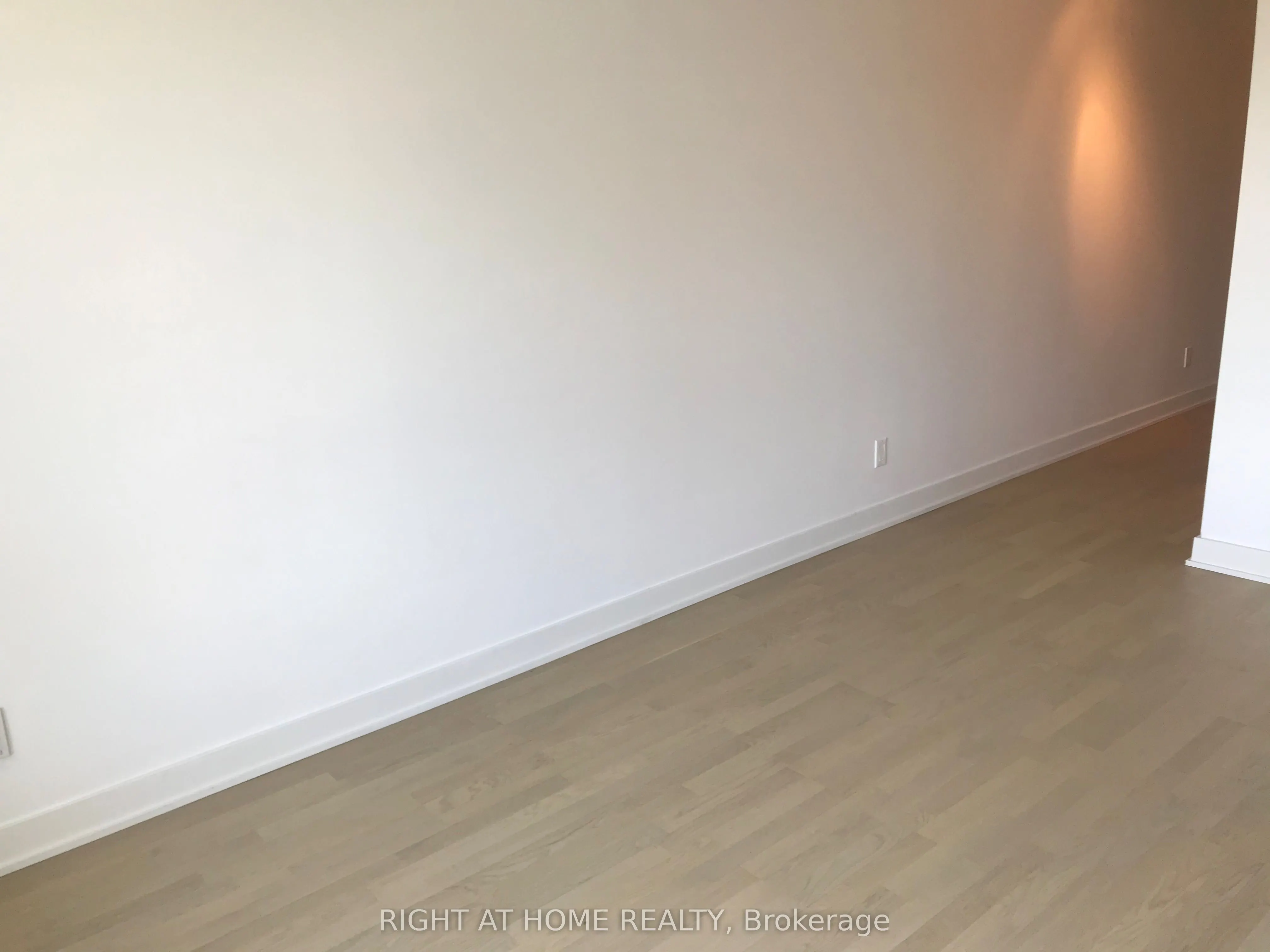 203 CATHERINE Street #705