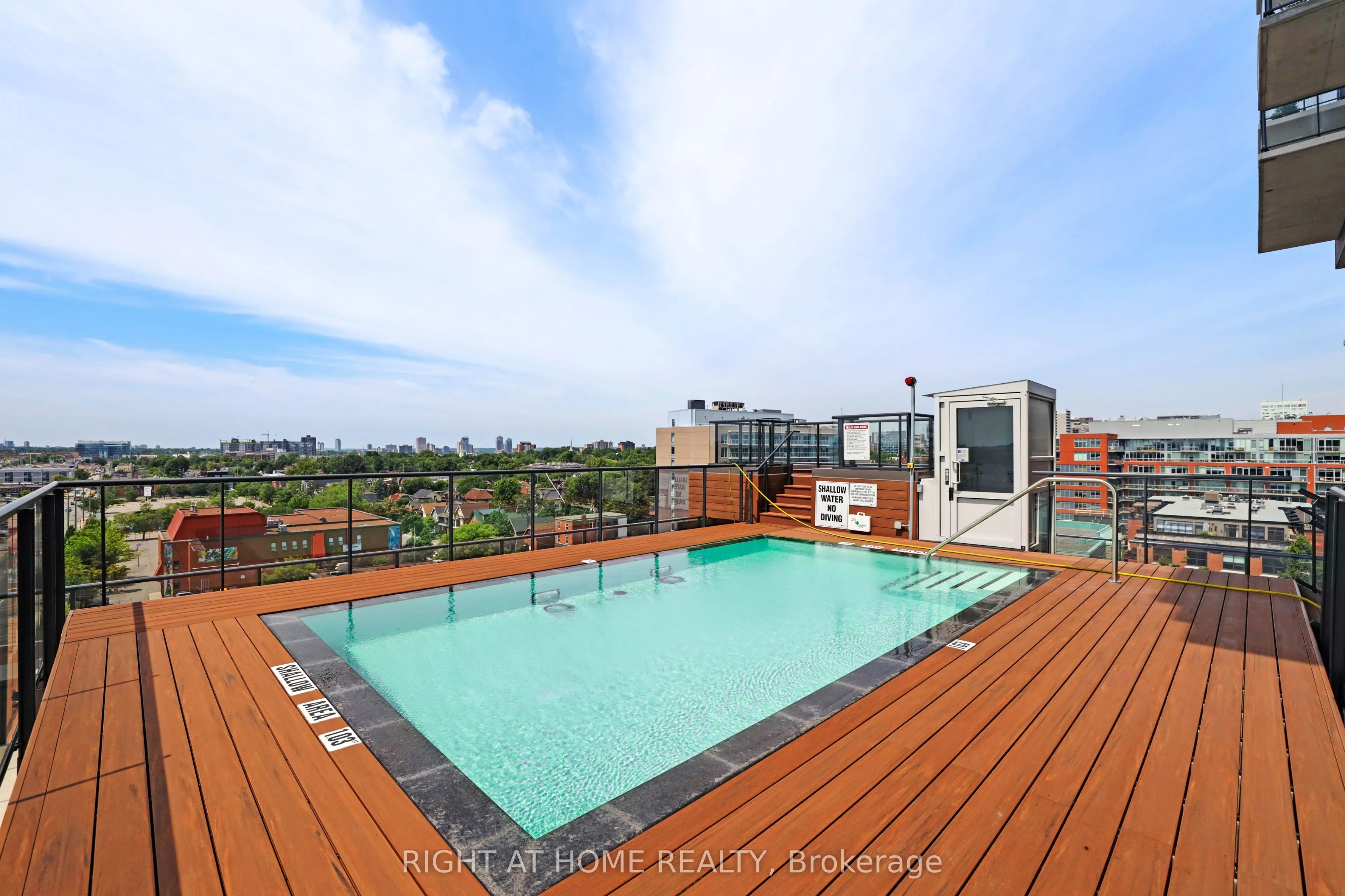203 CATHERINE Street #705