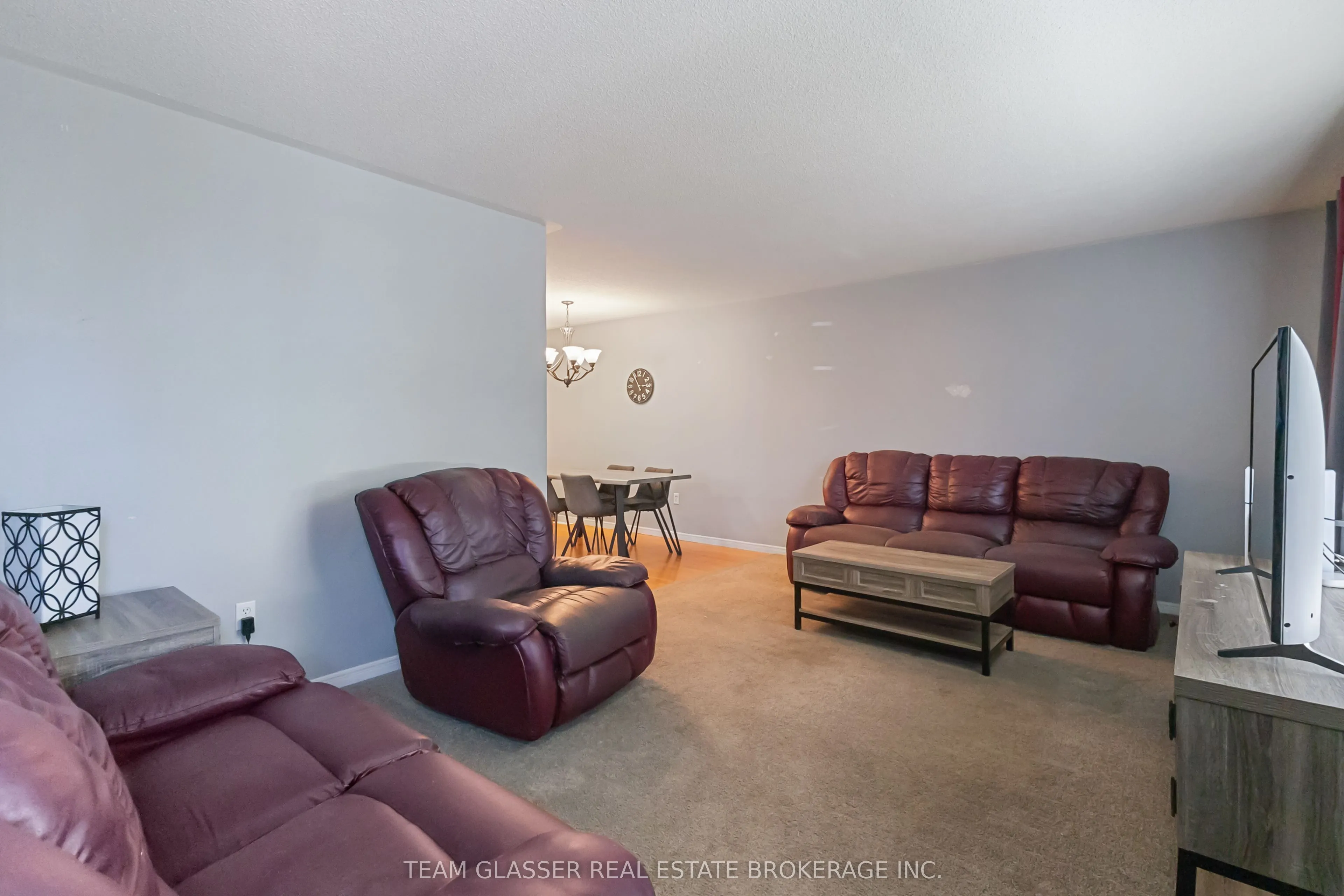 17 CARRIE Crescent