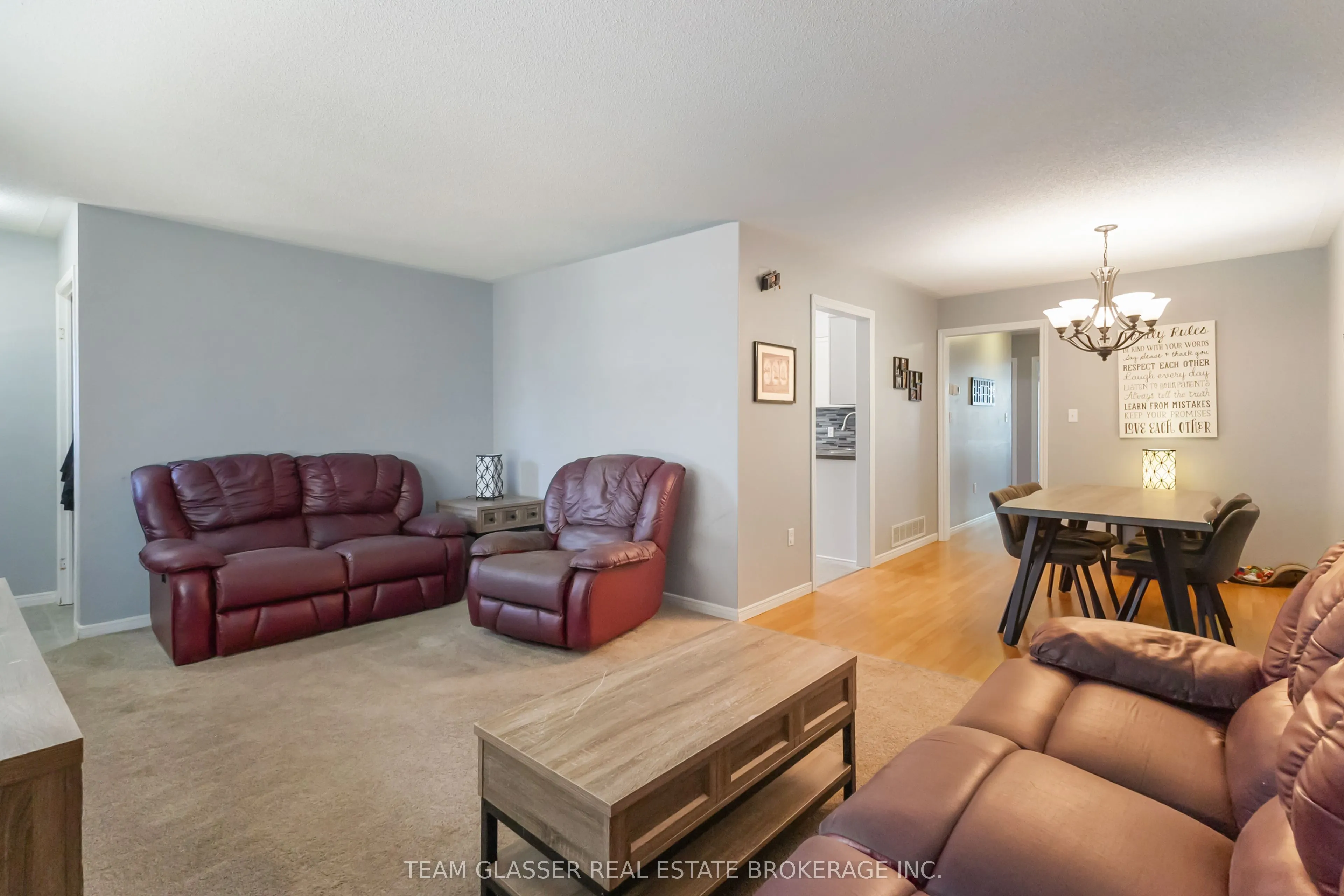 17 CARRIE Crescent