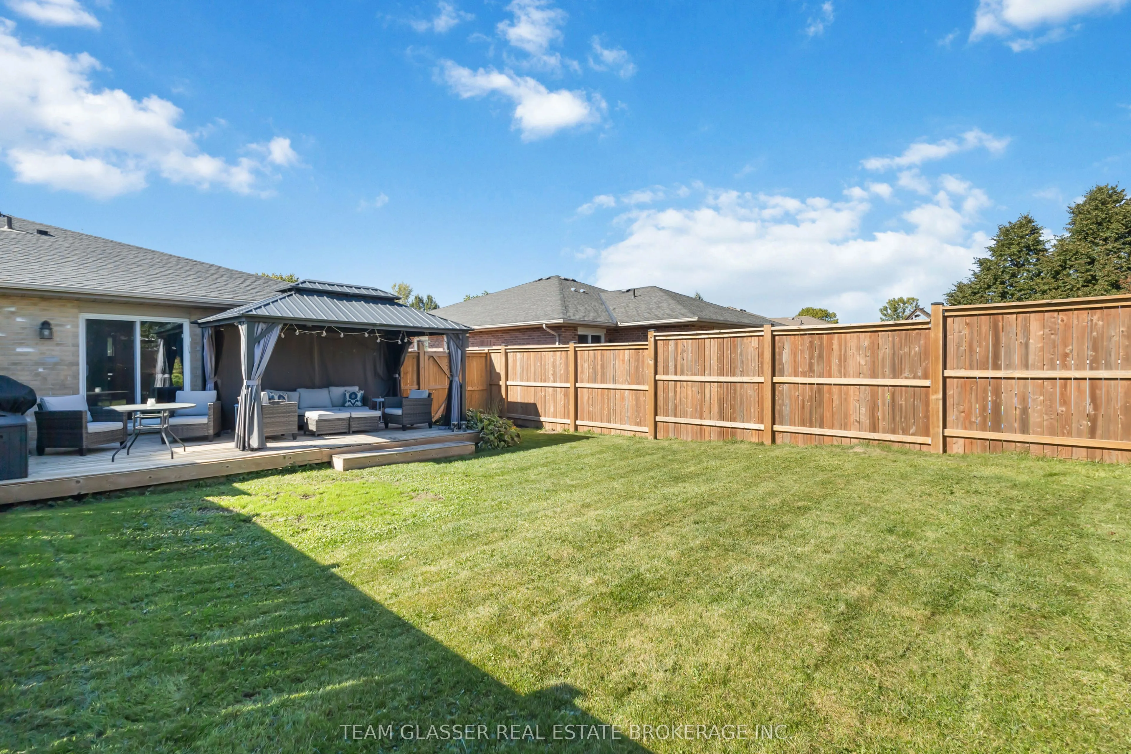 17 CARRIE Crescent
