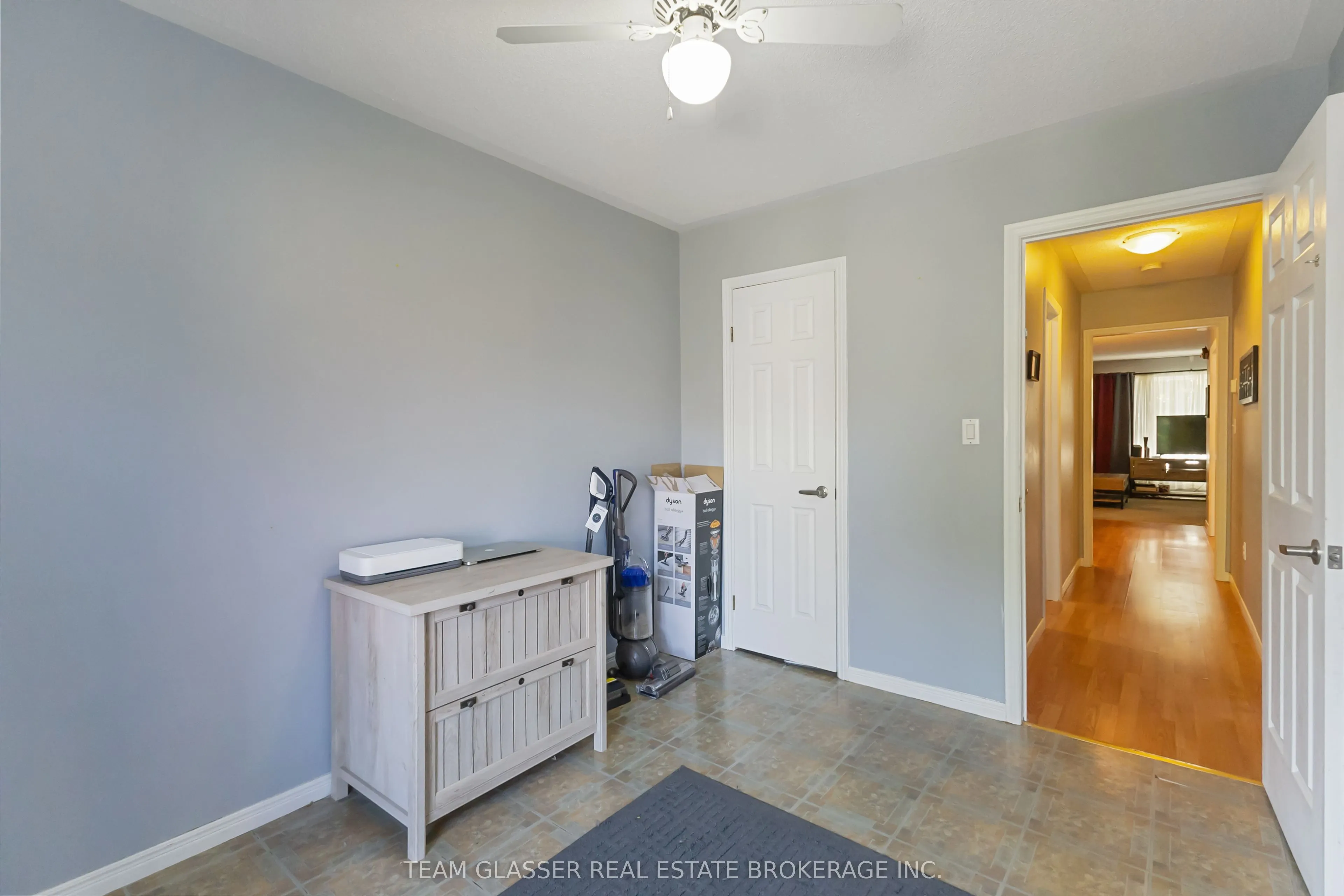17 CARRIE Crescent