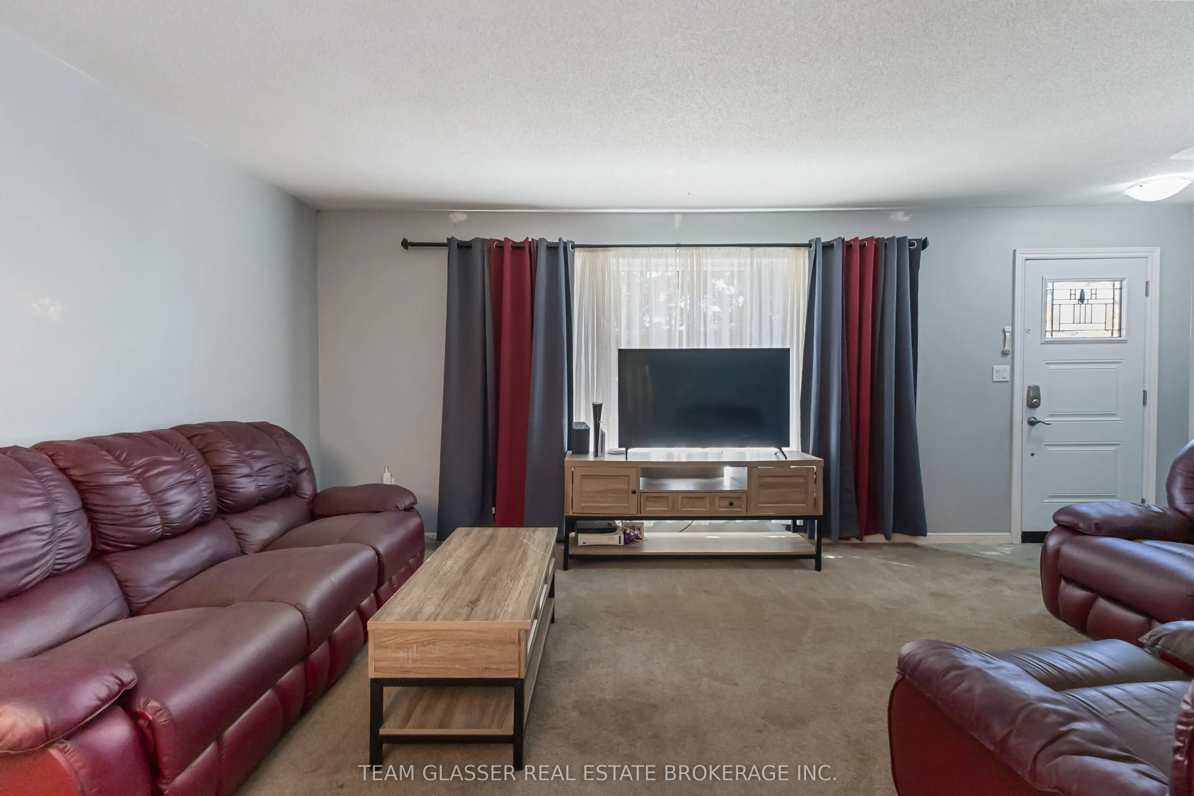 17 CARRIE Crescent