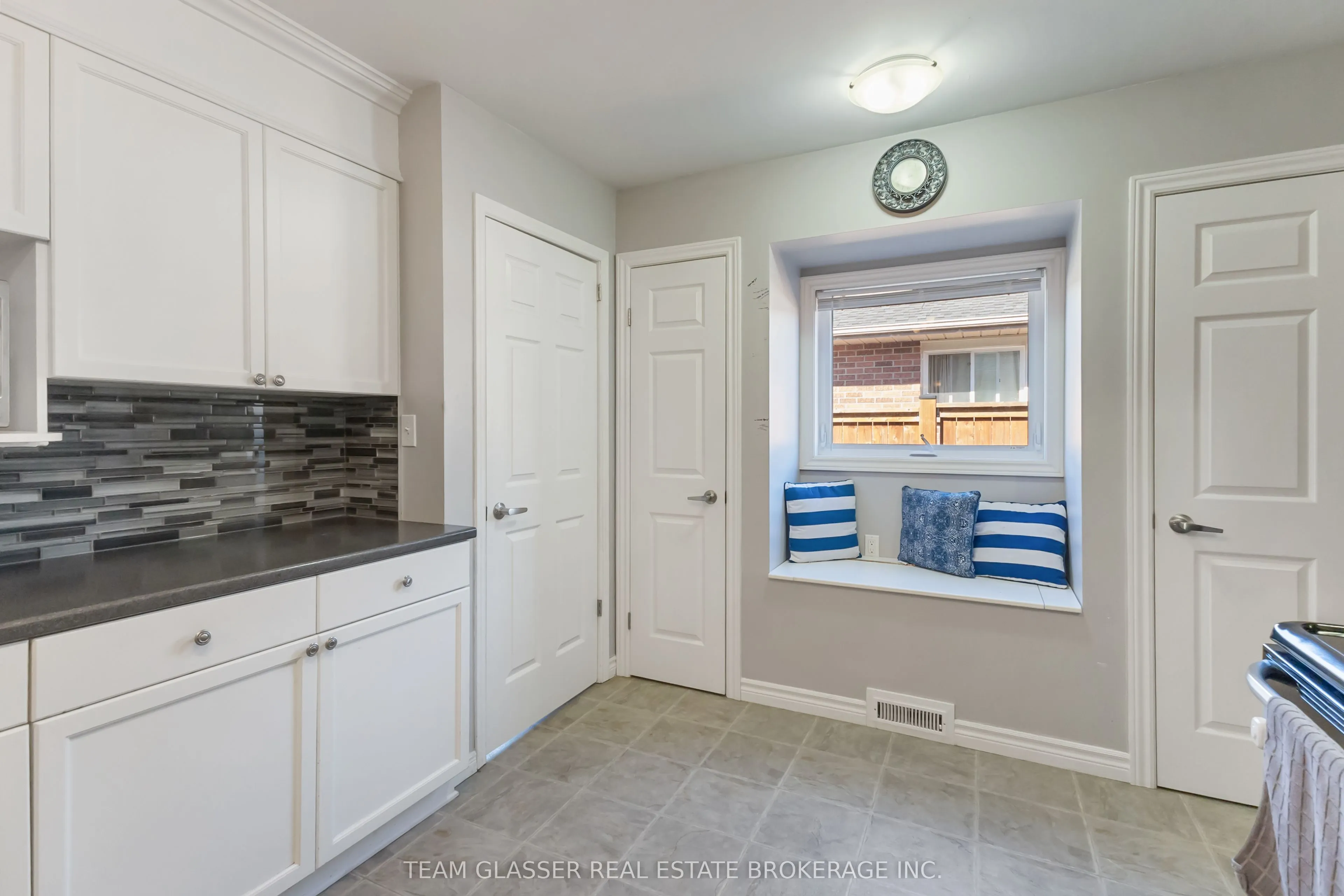 17 CARRIE Crescent