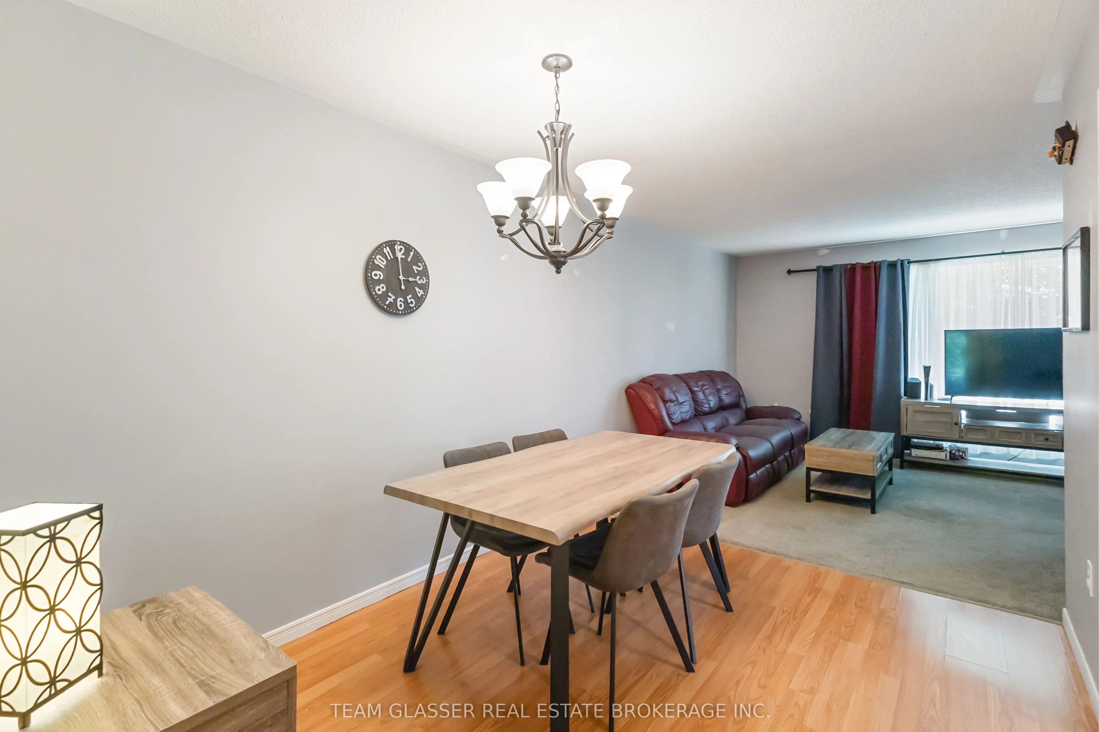 17 CARRIE Crescent