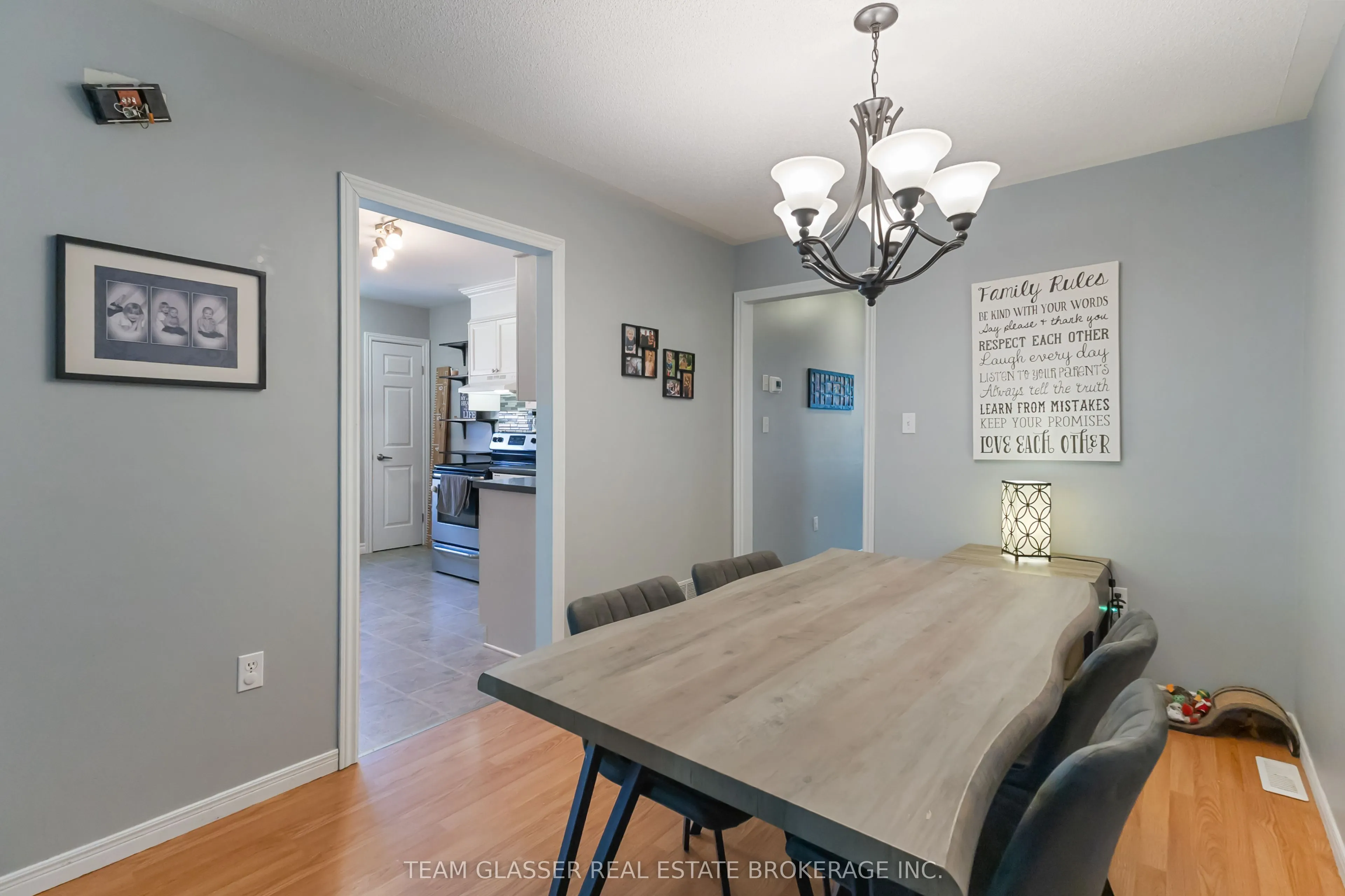 17 CARRIE Crescent