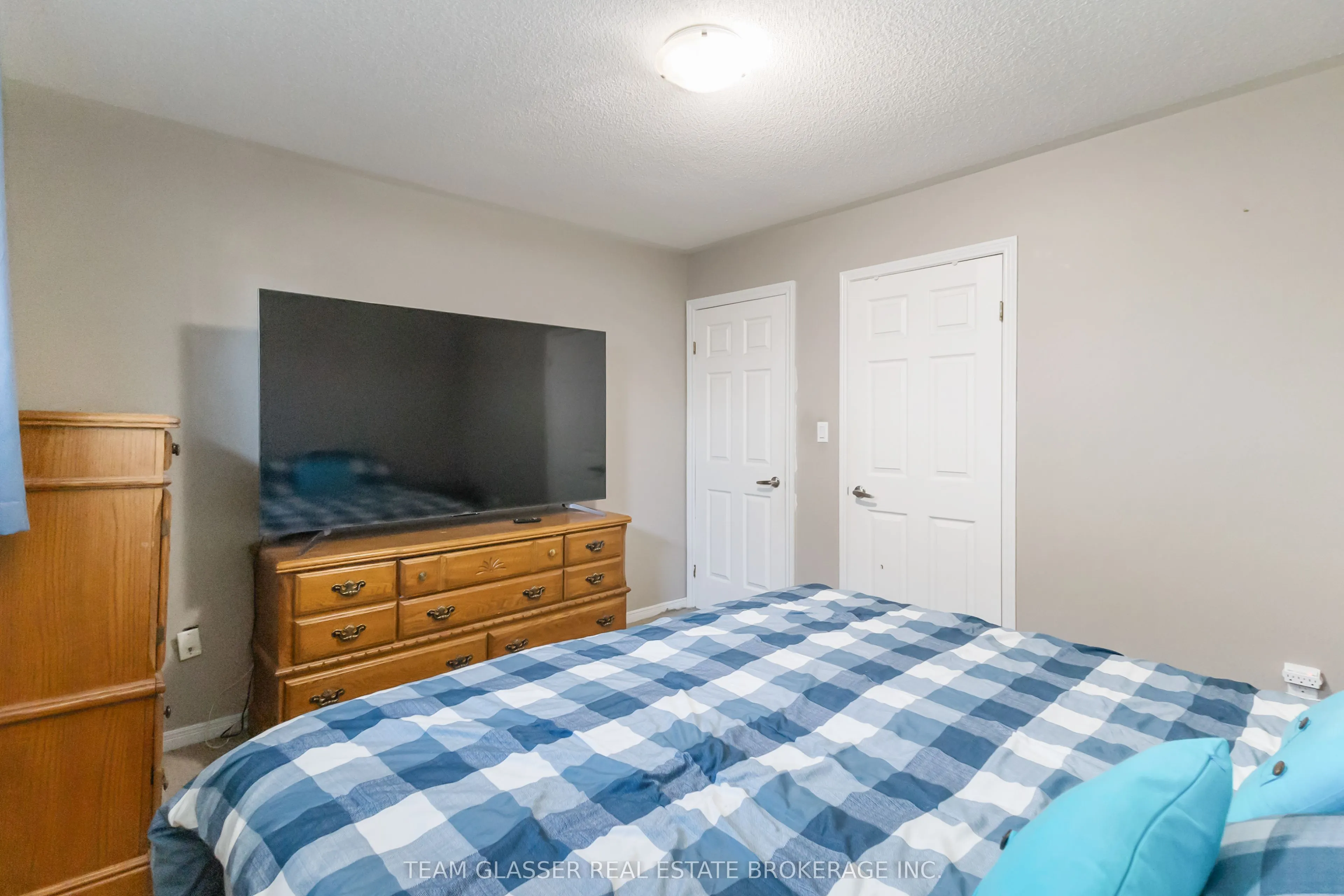 17 CARRIE Crescent