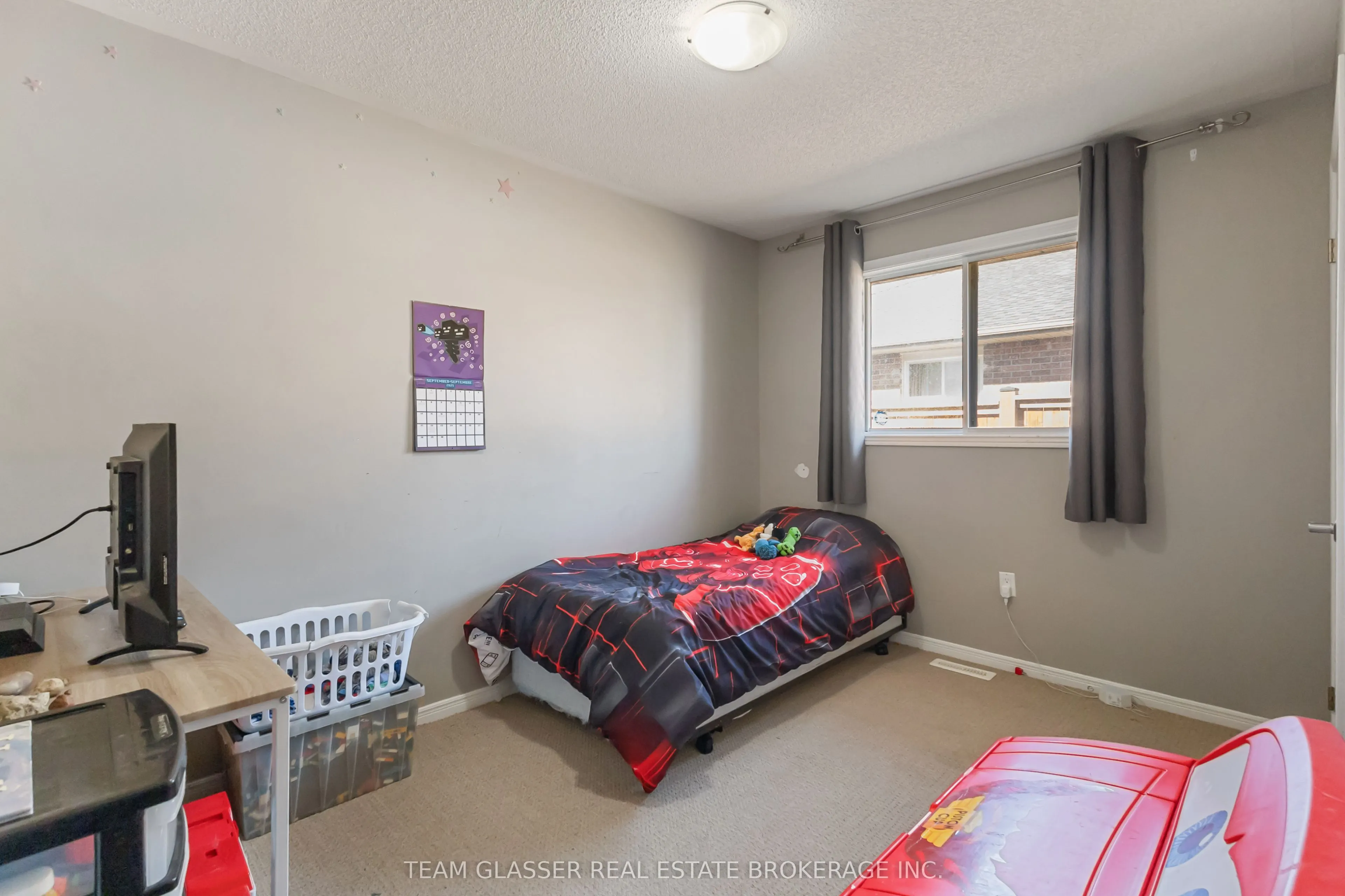 17 CARRIE Crescent