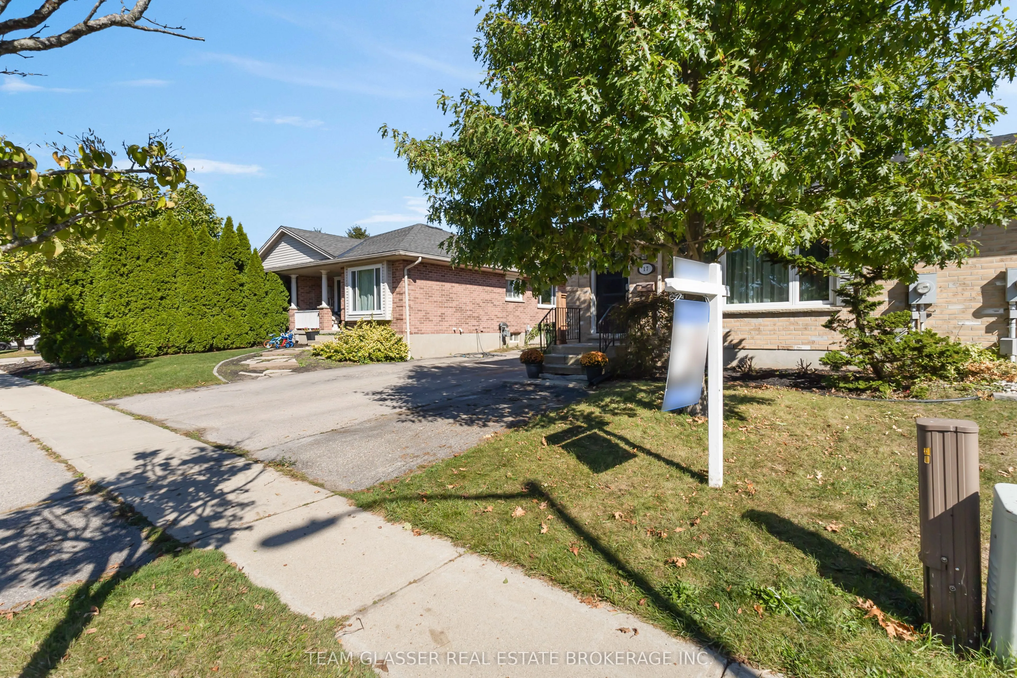 17 CARRIE Crescent