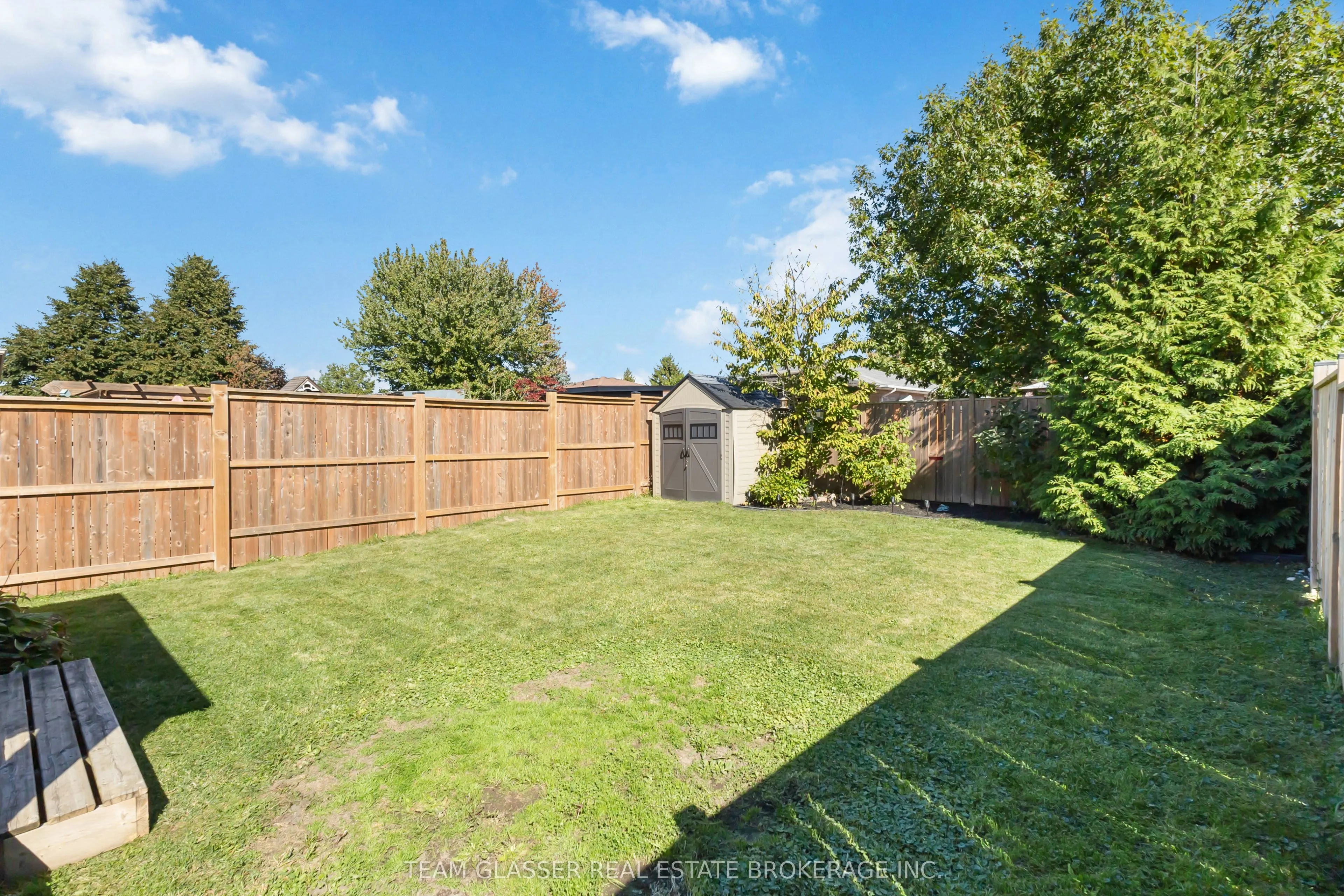17 CARRIE Crescent