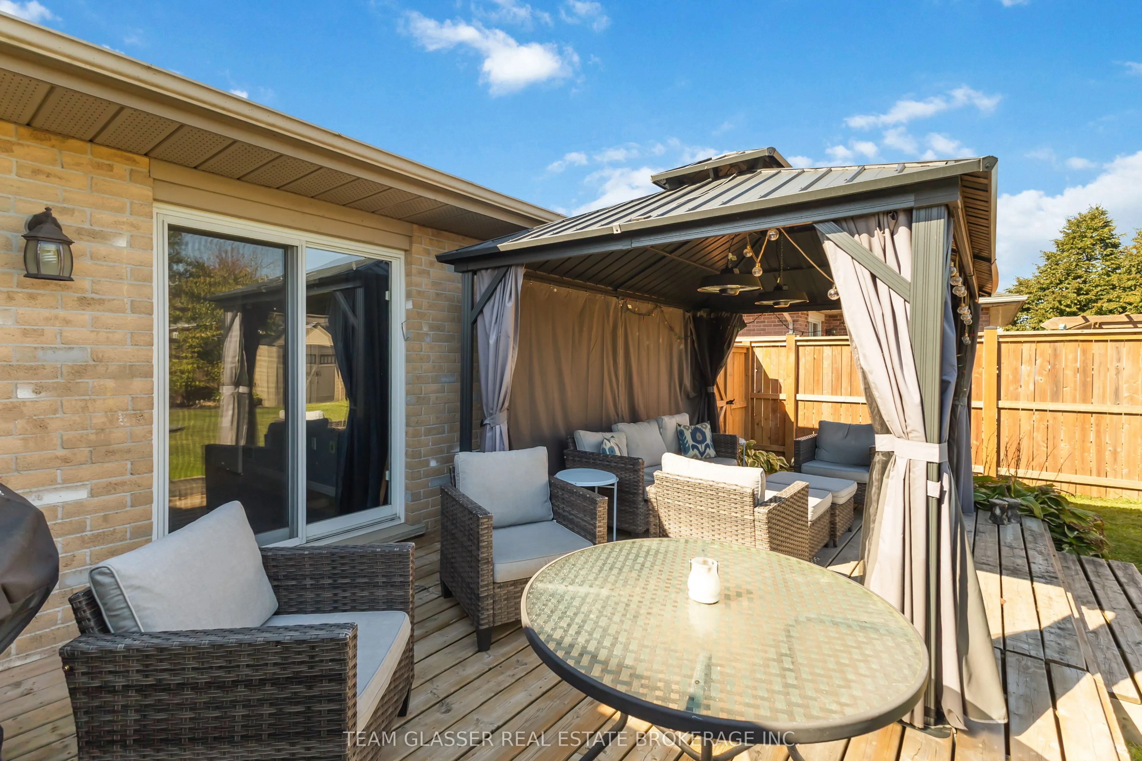 17 CARRIE Crescent