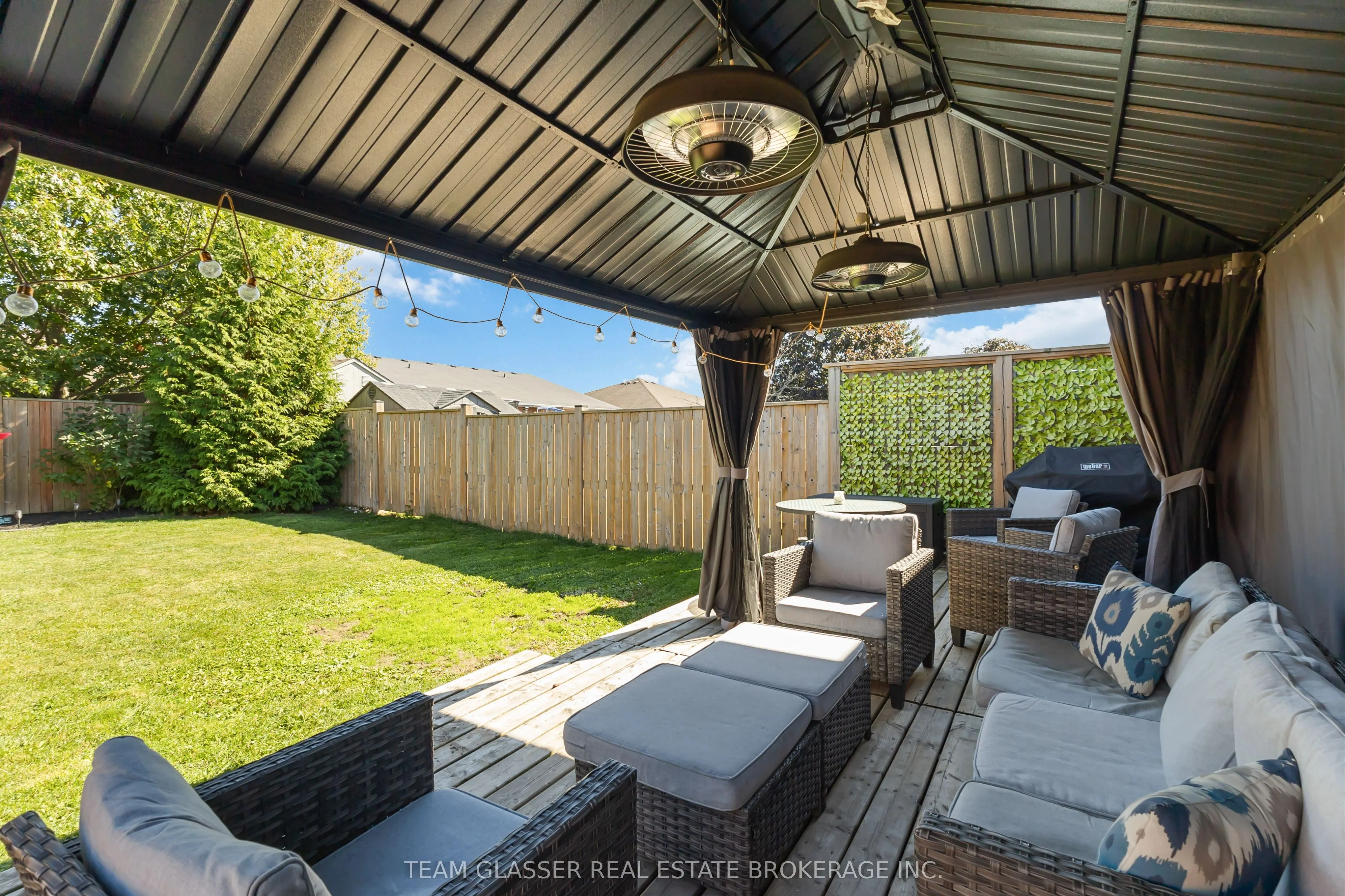 17 CARRIE Crescent