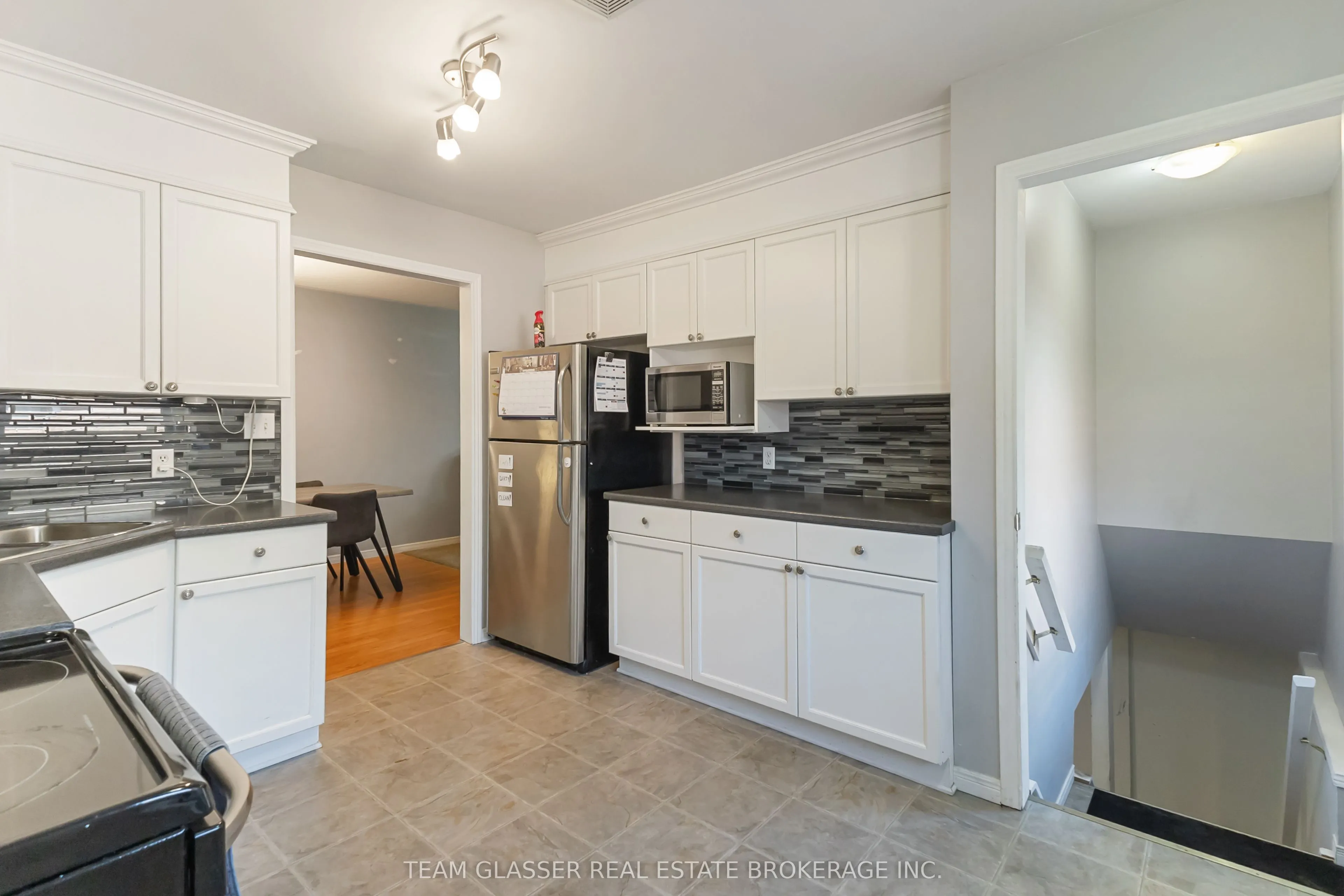 17 CARRIE Crescent