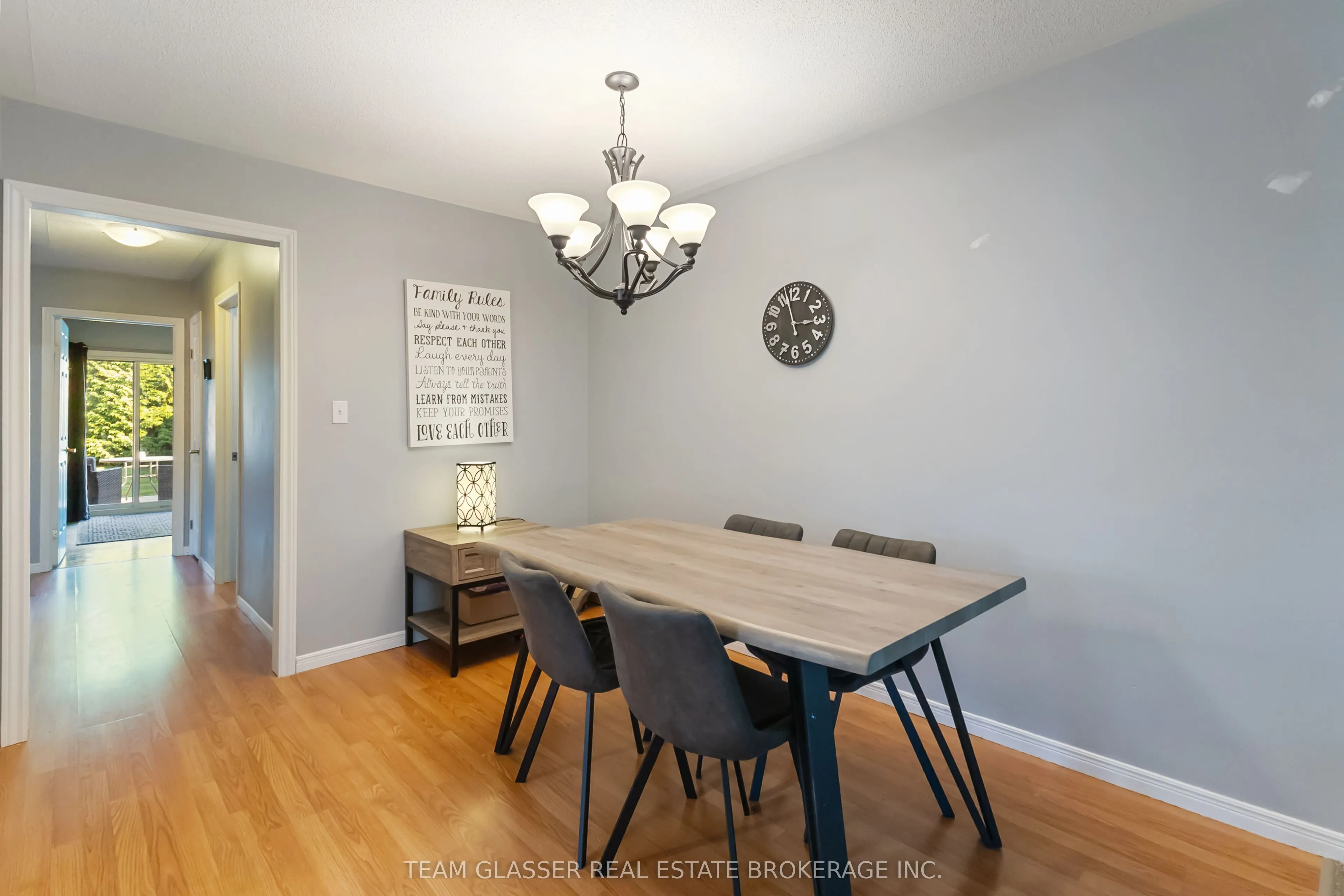 17 CARRIE Crescent
