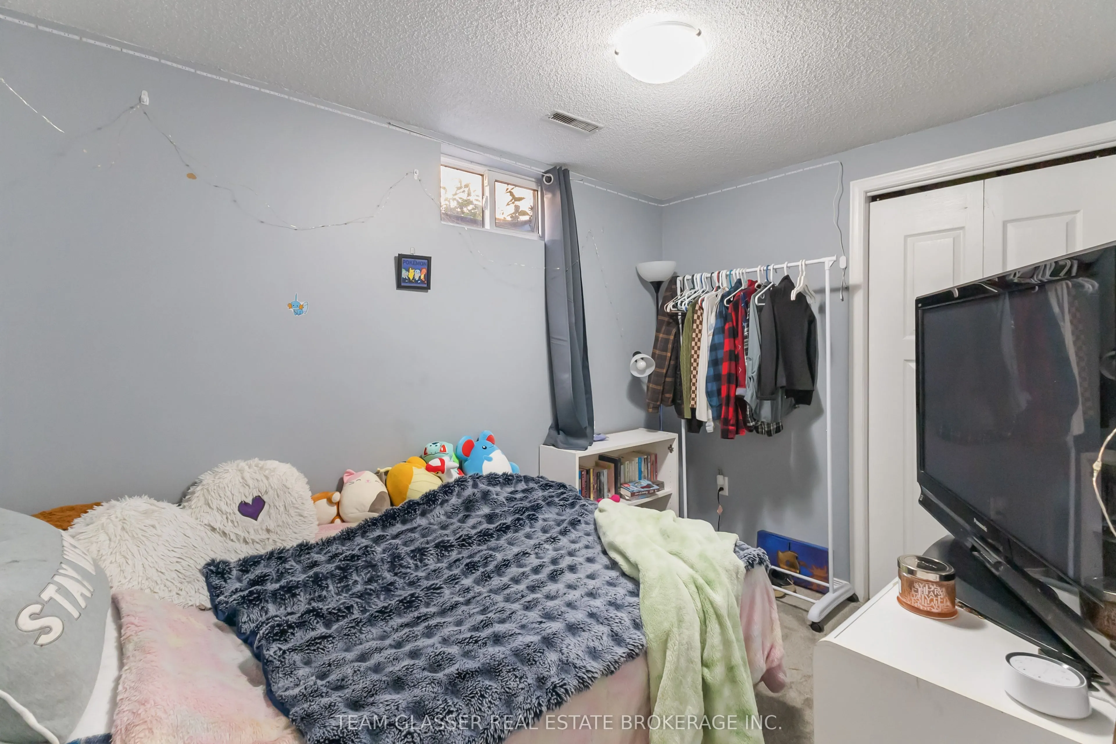 17 CARRIE Crescent