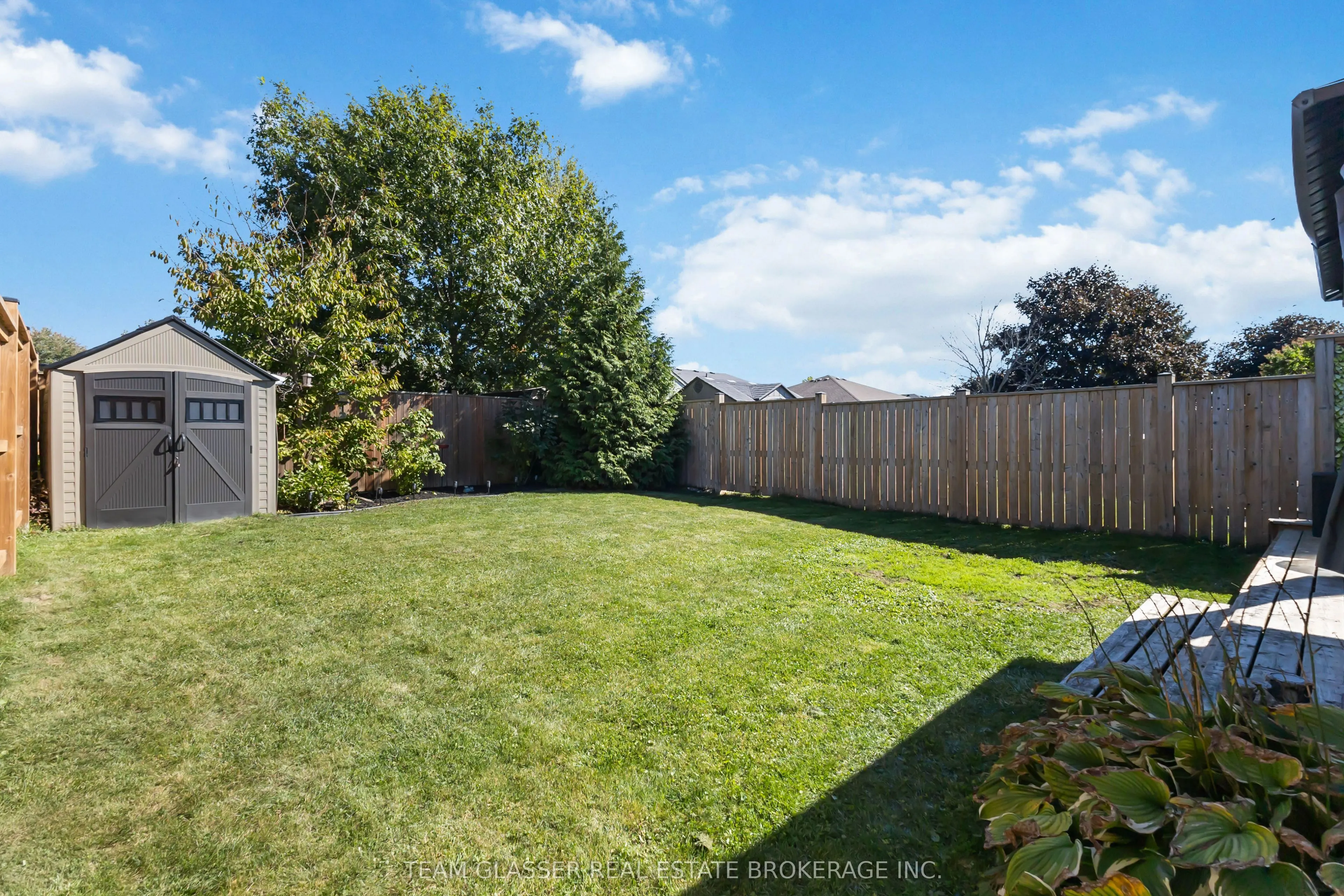 17 CARRIE Crescent