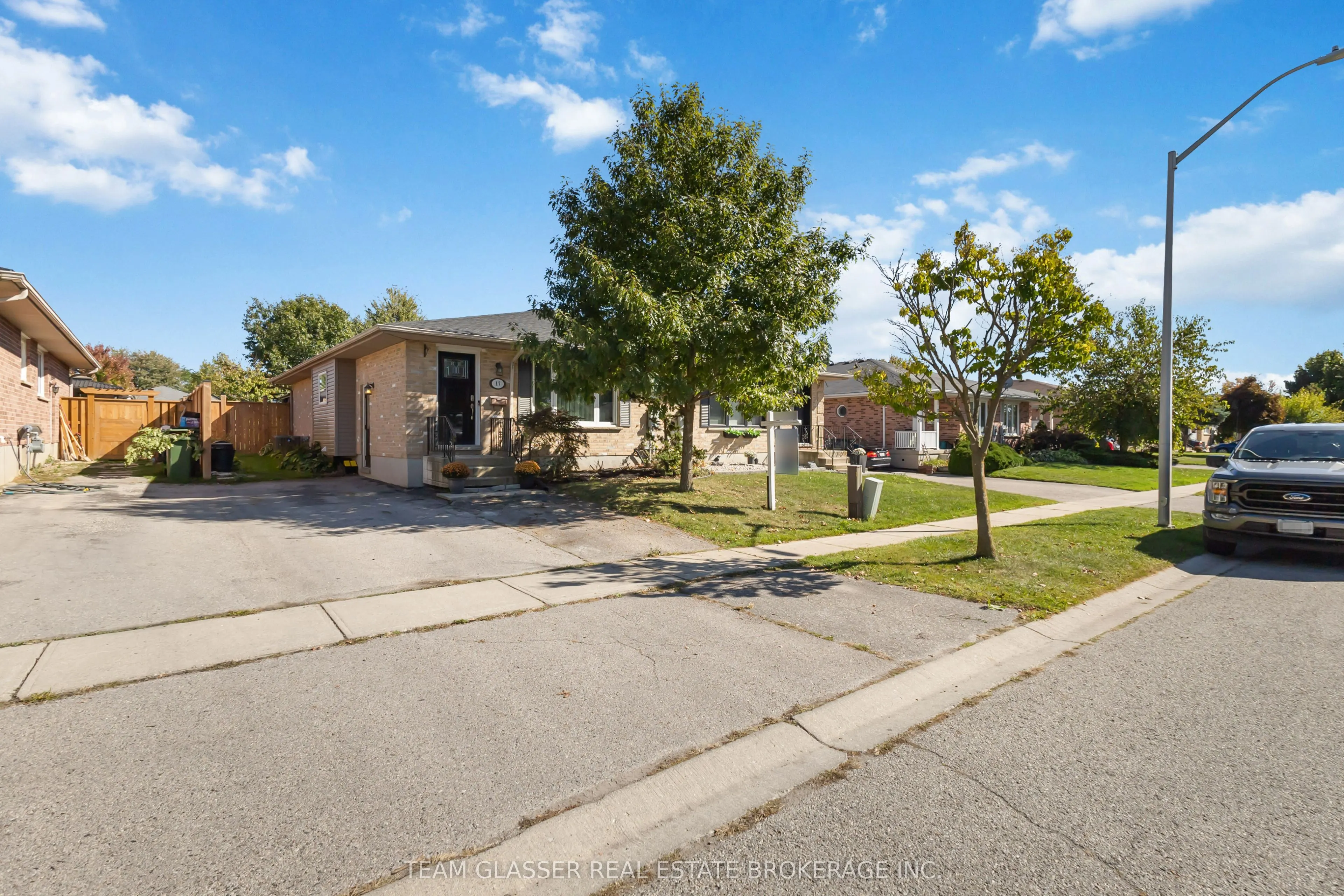 17 CARRIE Crescent