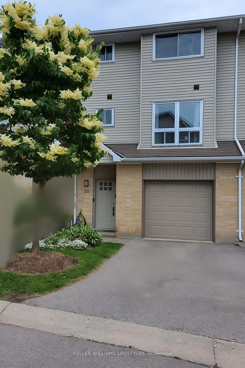 536 Third Street, #23