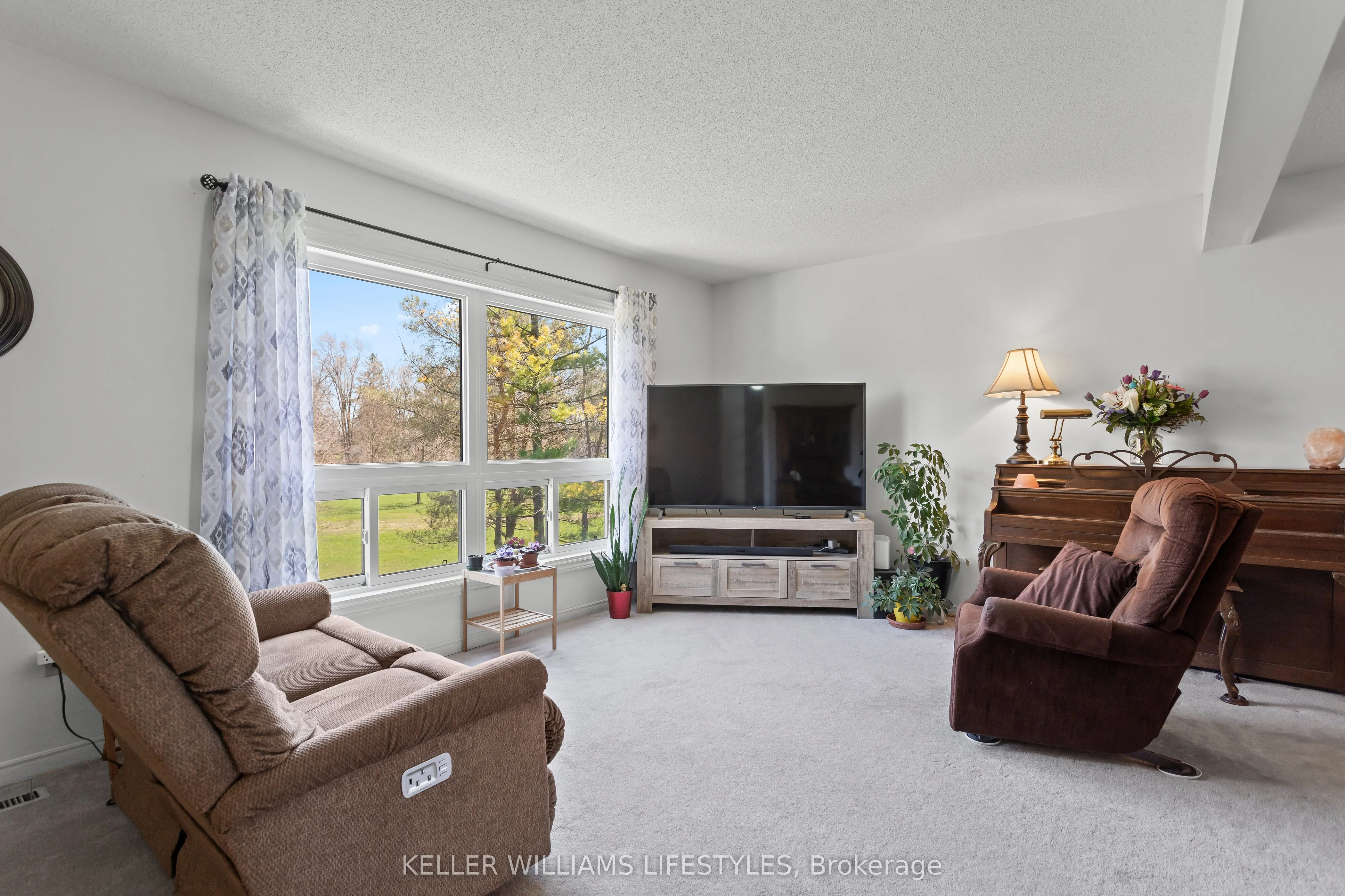 536 Third Street, #23