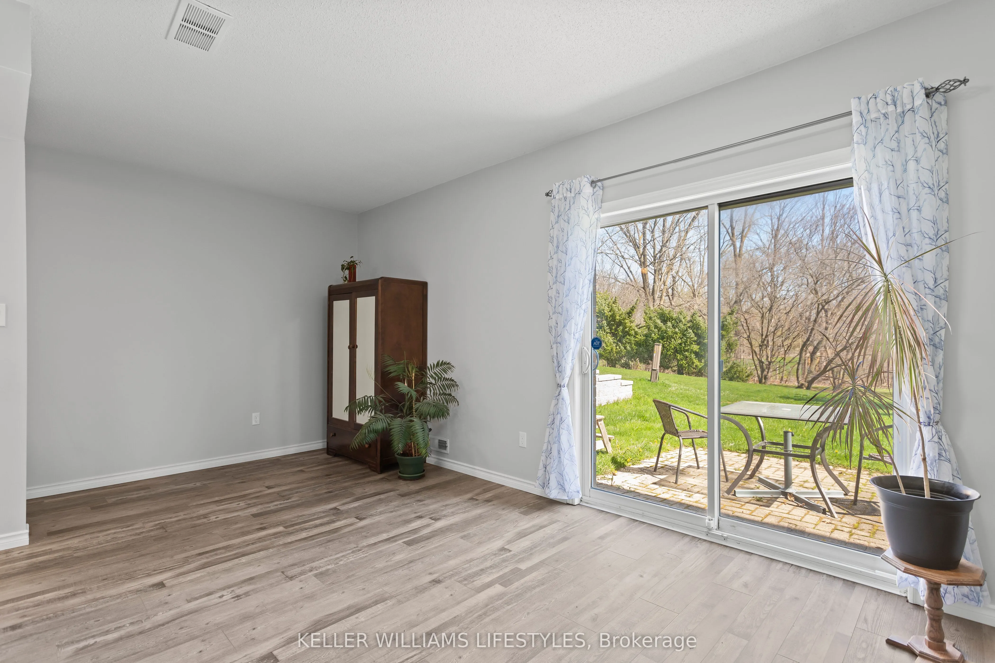536 Third Street, #23