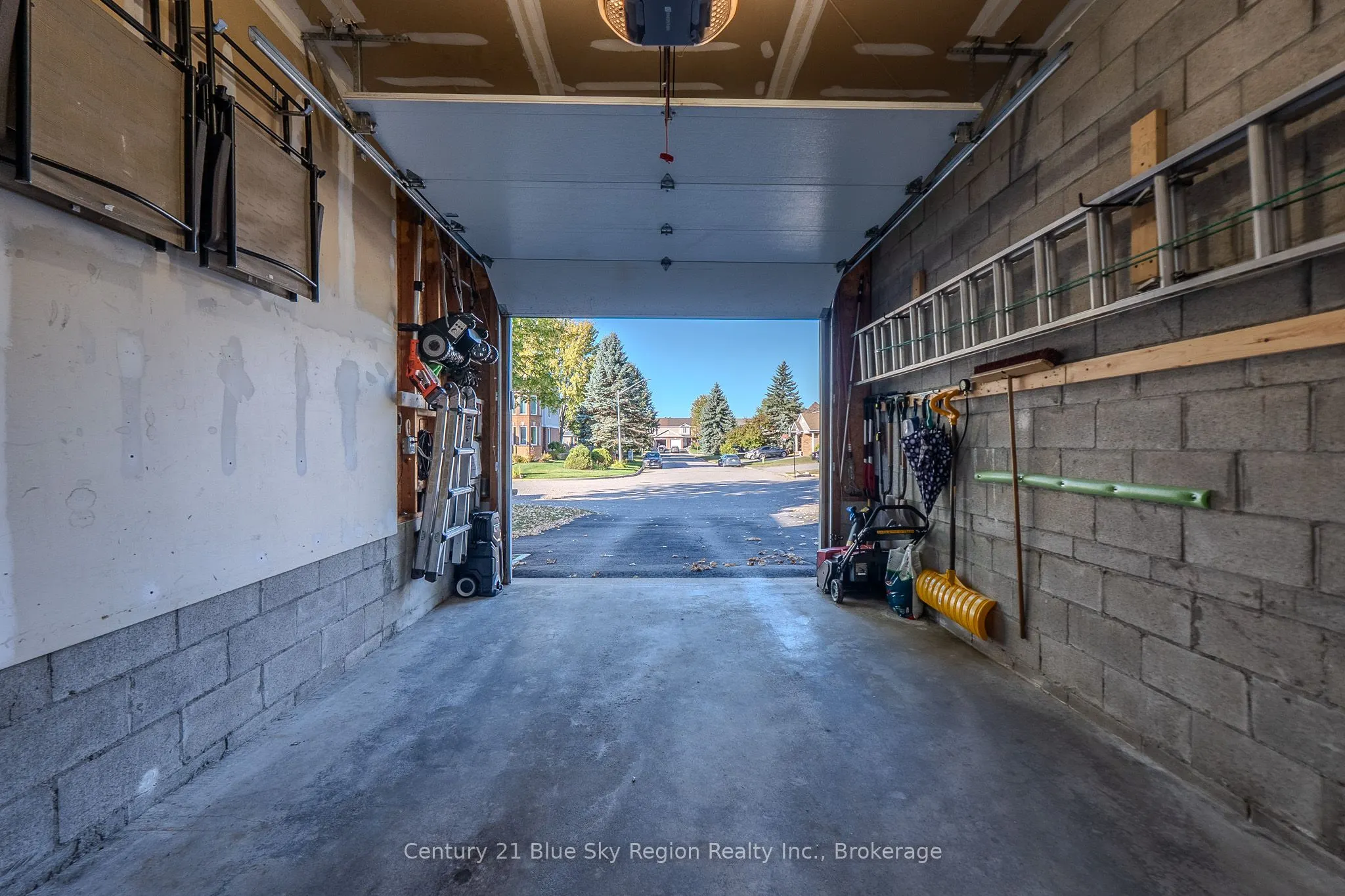 120 Cloverbrae Crescent