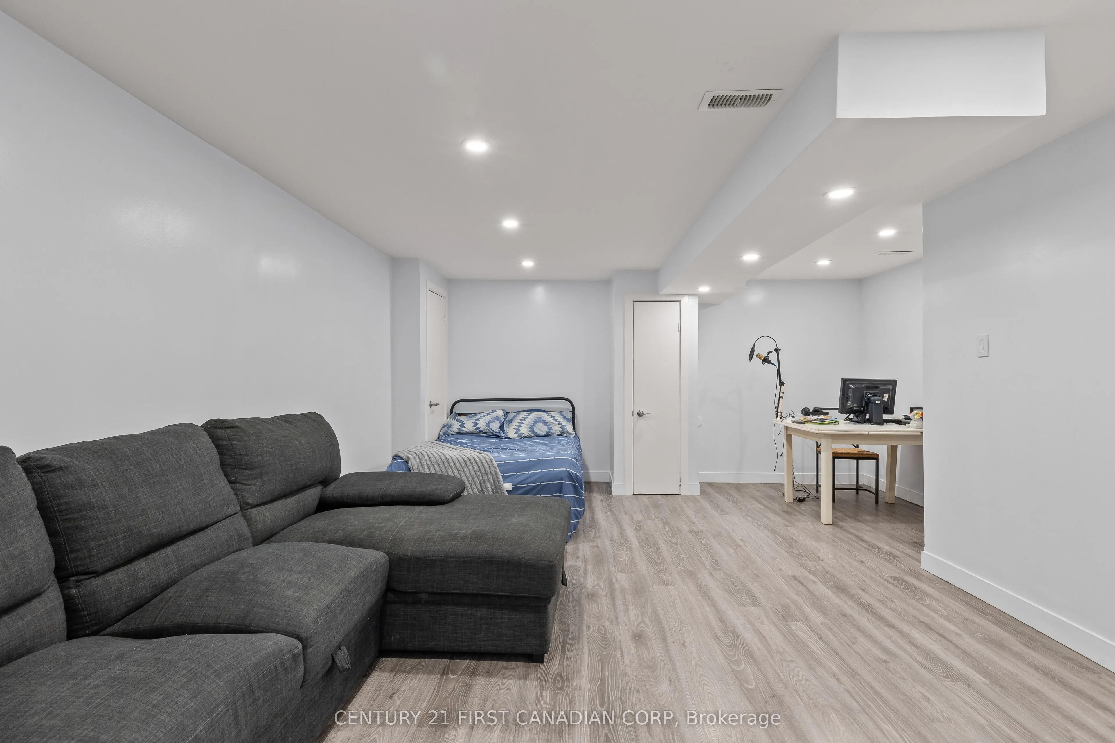 990 LAWSON Road