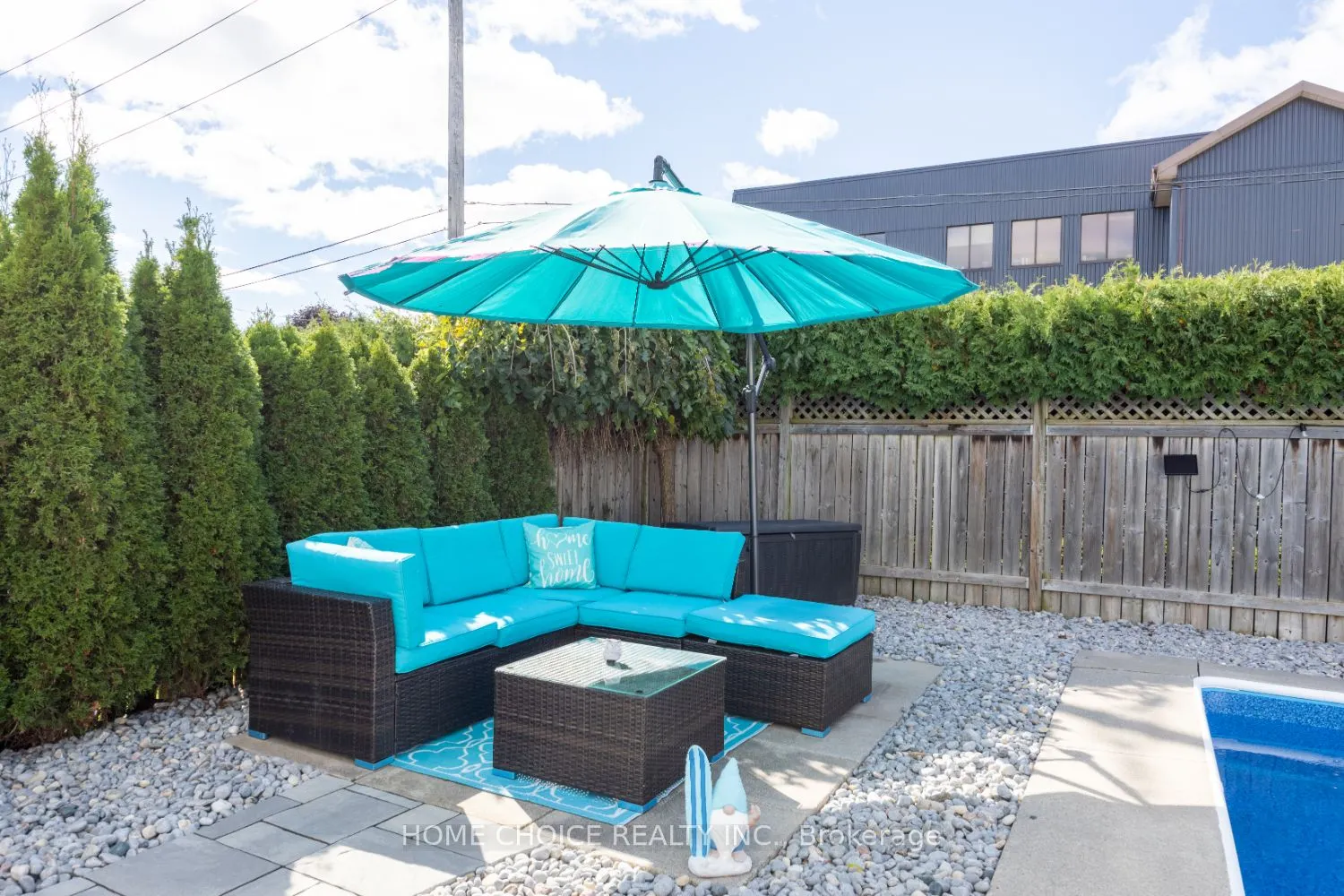 961 Curtis Crescent