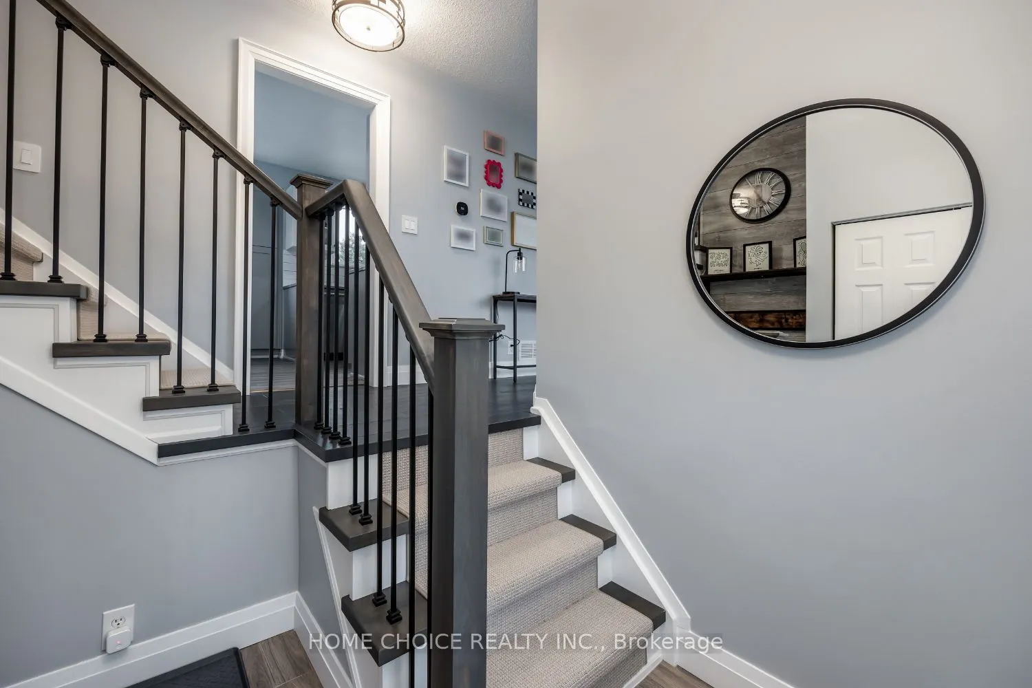 961 Curtis Crescent