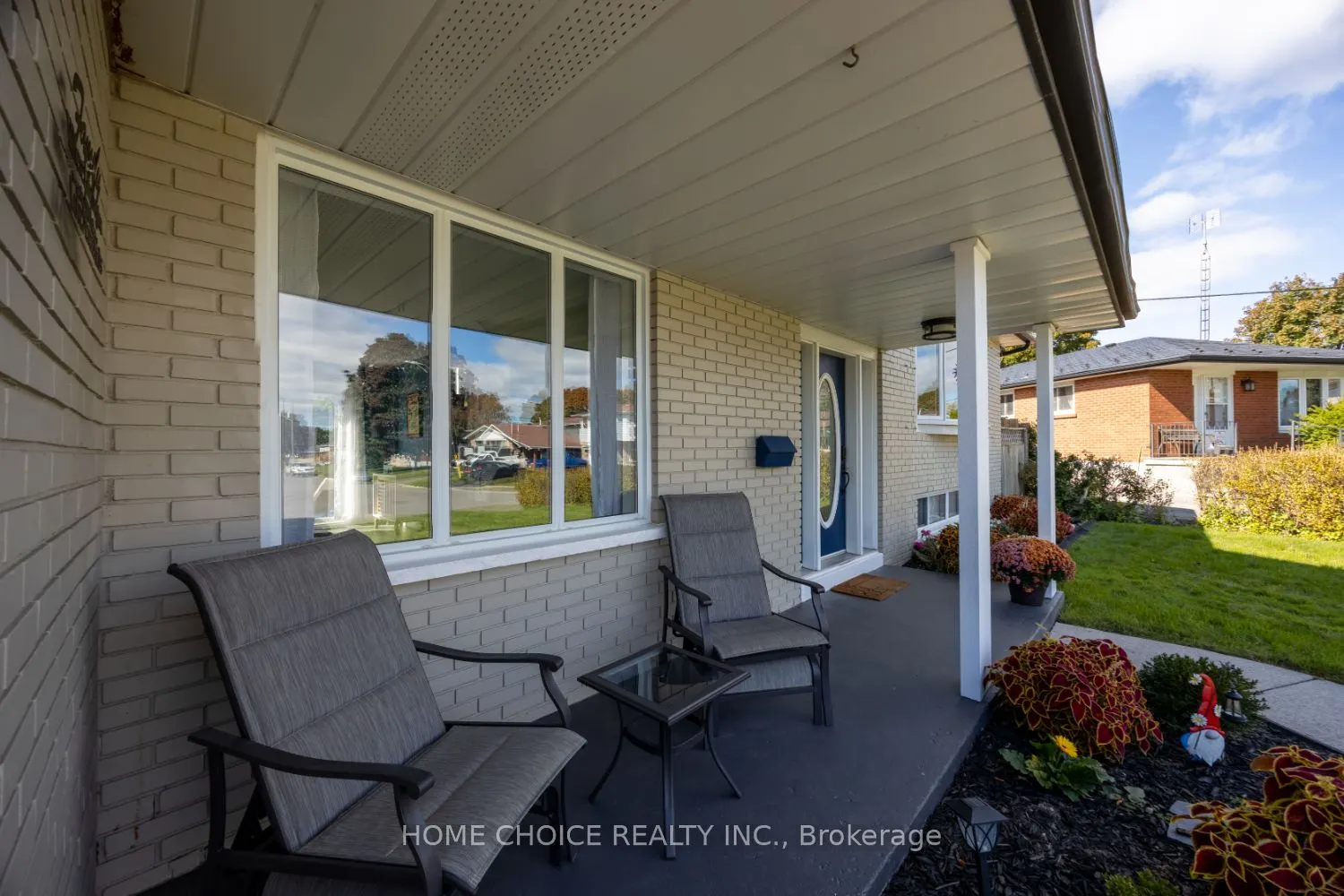 961 Curtis Crescent