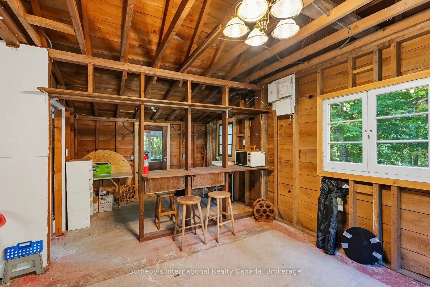 1329 Moon River Road