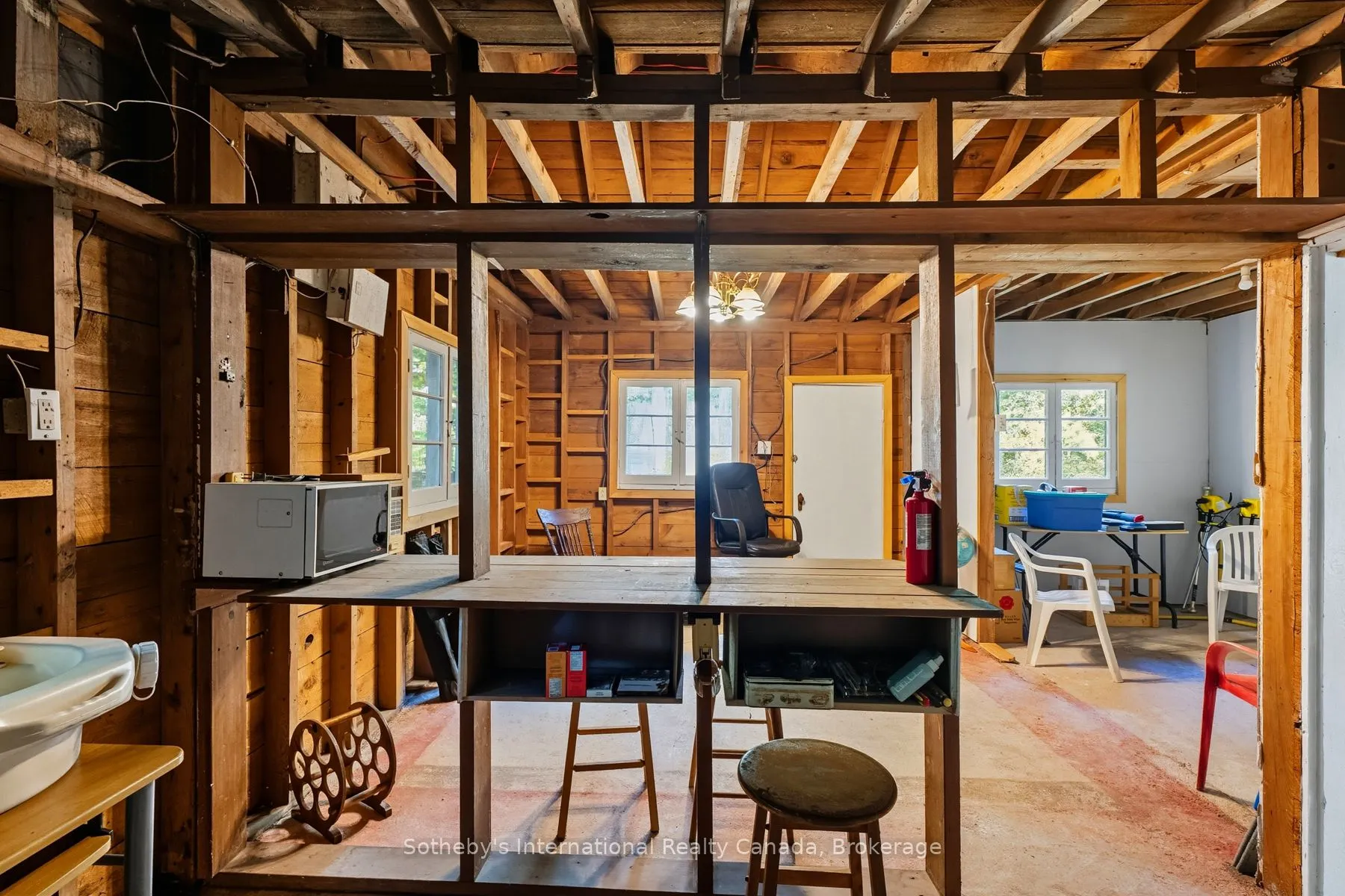 1329 Moon River Road