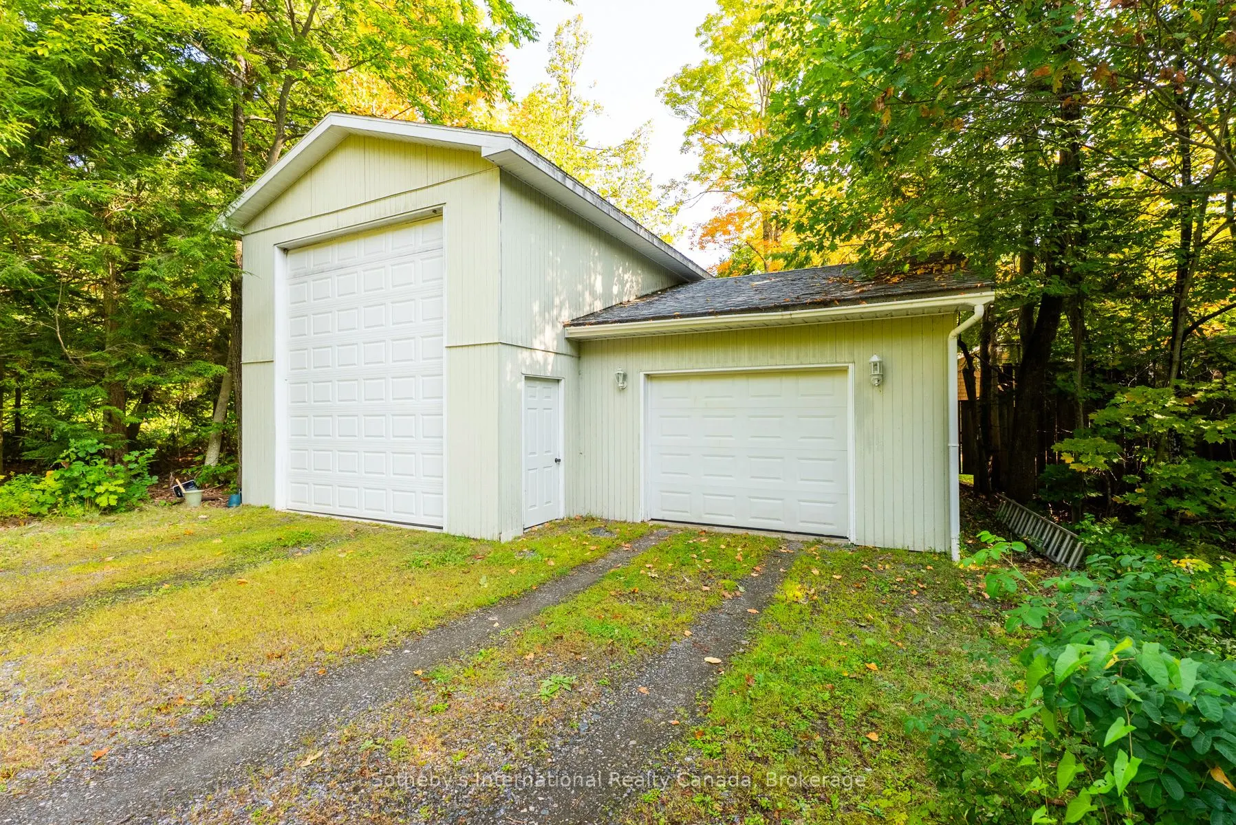 1329 Moon River Road