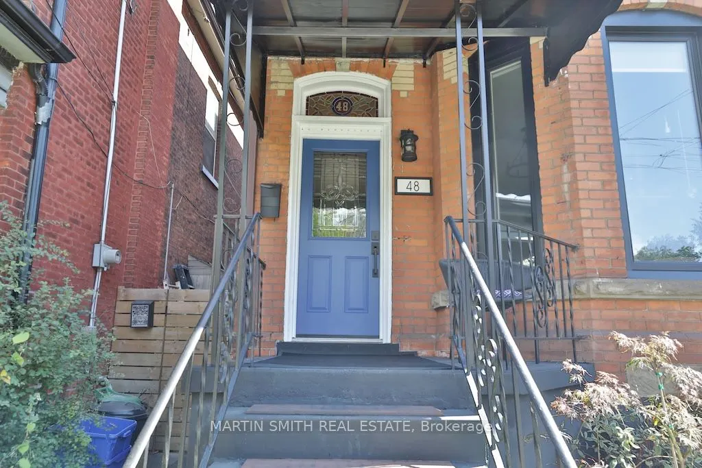 48 Pearl Street N