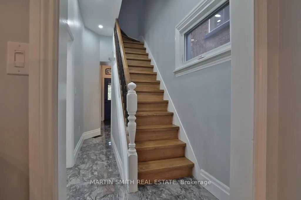 48 Pearl Street N