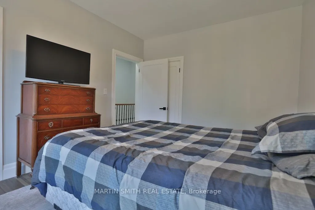 48 Pearl Street N