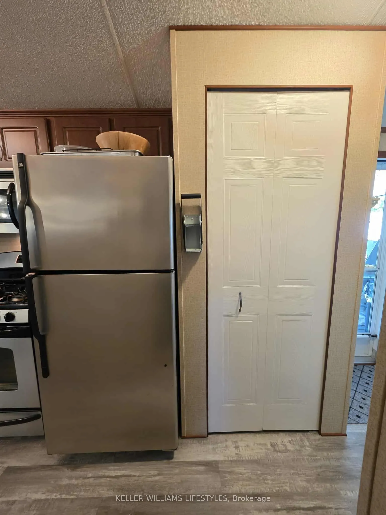 9338 West Ipperwash Road, #JJ24