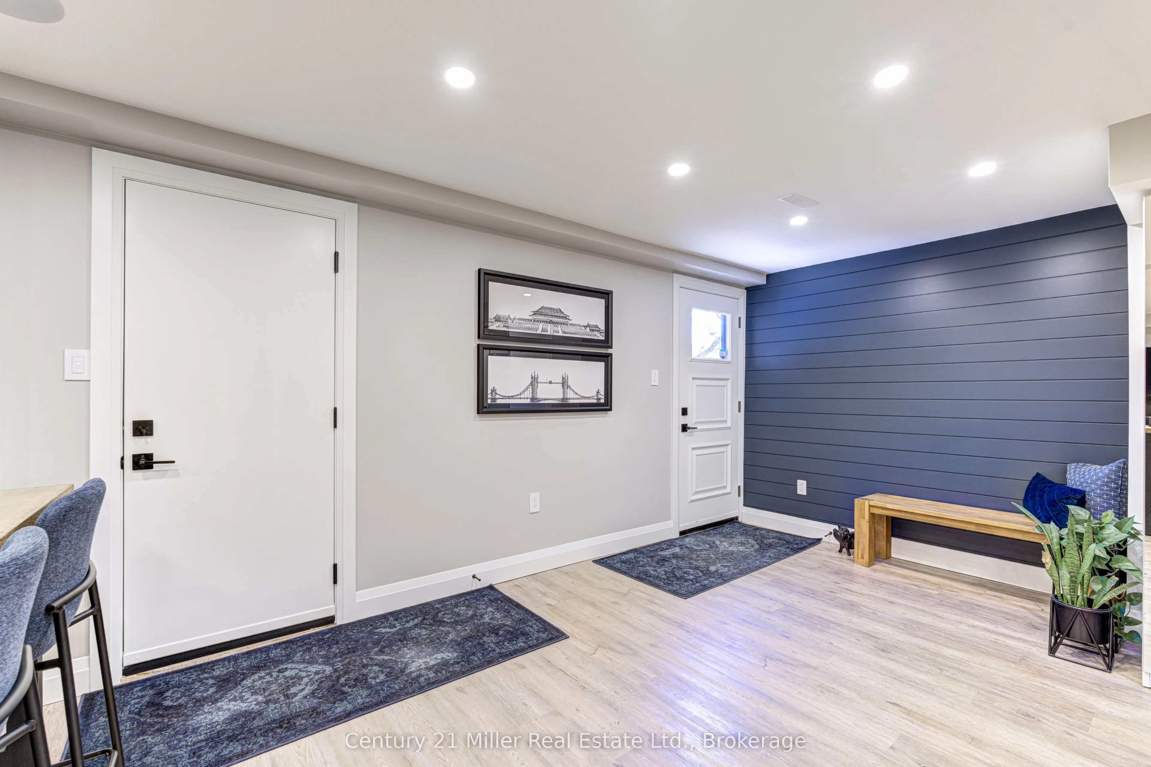 6 Mays Crescent