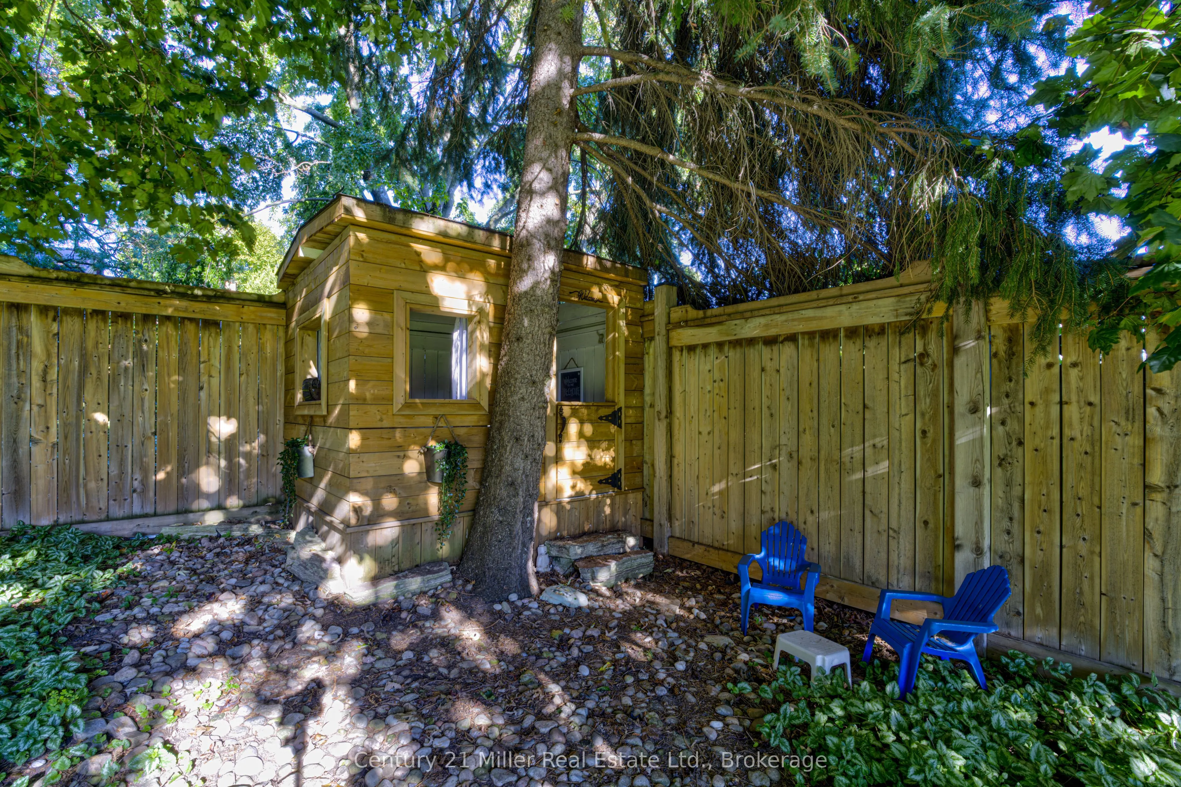 6 Mays Crescent